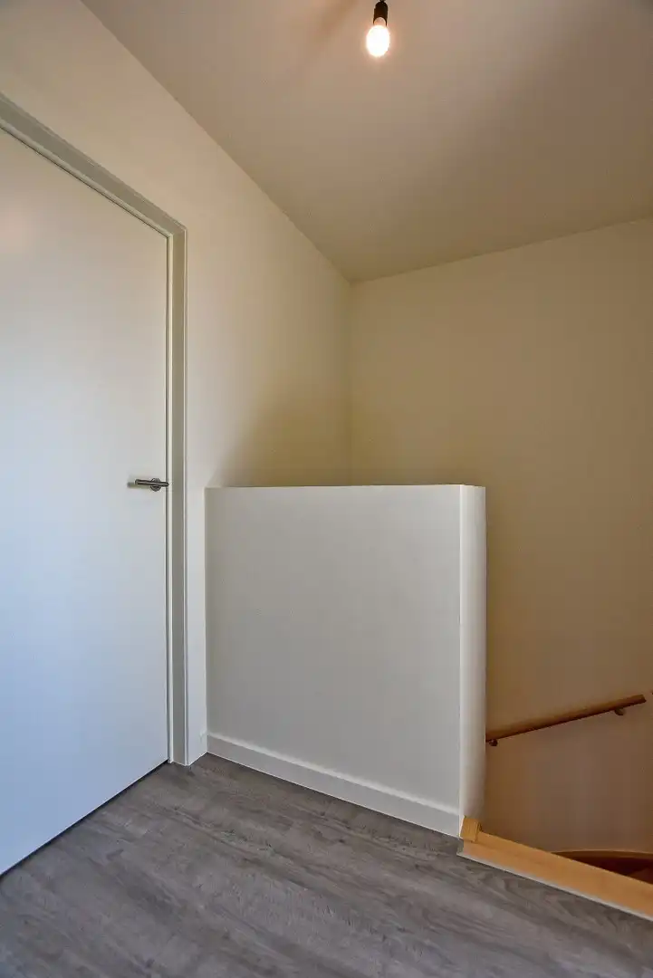 Ruime energiezuinige recente halfopen bebouwing  (2024) met inpandige garage op 258m² gelegen te Houthulst. foto 21