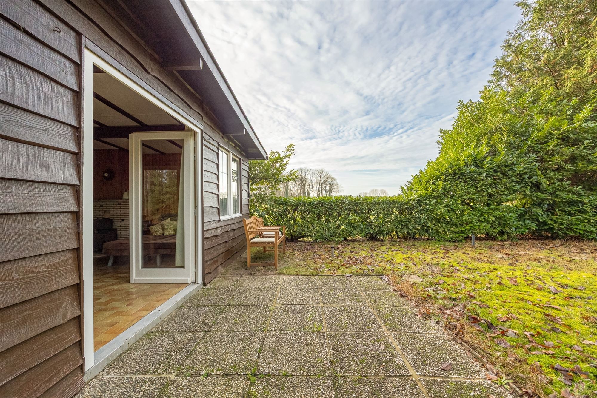 Charmante chalet met privatieve vijver op idyllisch perceel foto 17