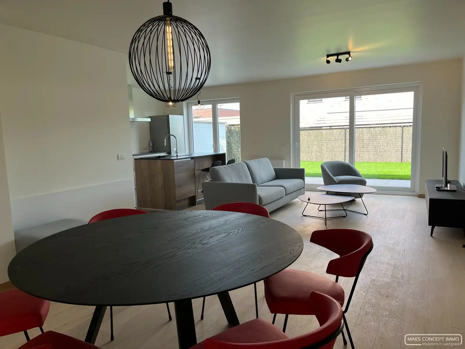 Nieuwbouwwoning met garage en zonnepanelen te huur in Anzegem foto 2
