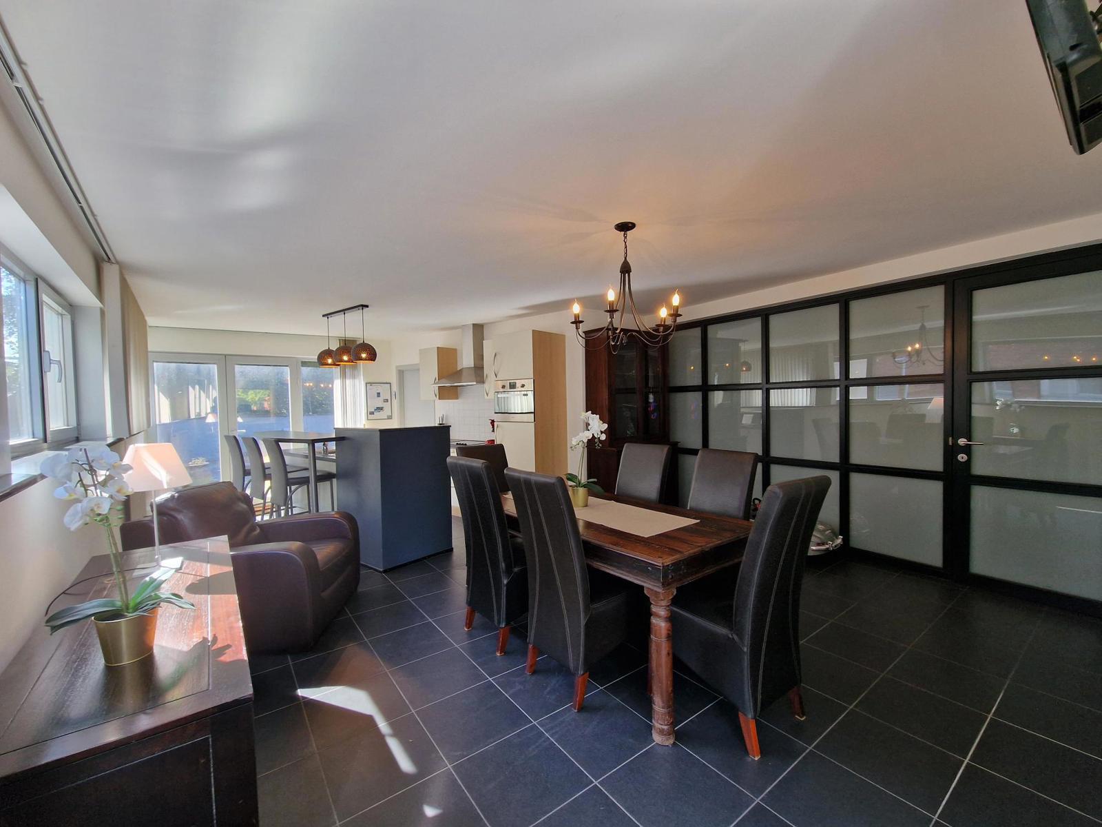 Appartement met groot terras en garage op Boulevard te Mol foto 11