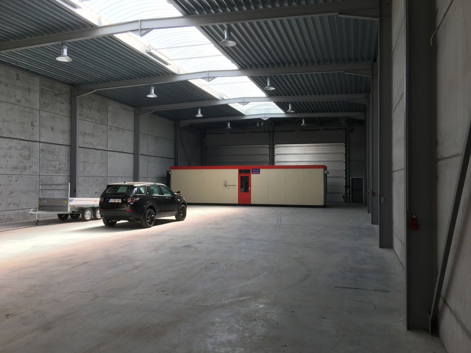 Magazijn te huur in Beveren ! foto 4