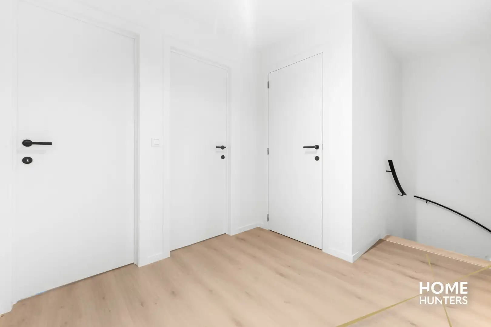 Luxueus afgewerkte halfopen nieuwbouwwoning met vergezichten foto 14