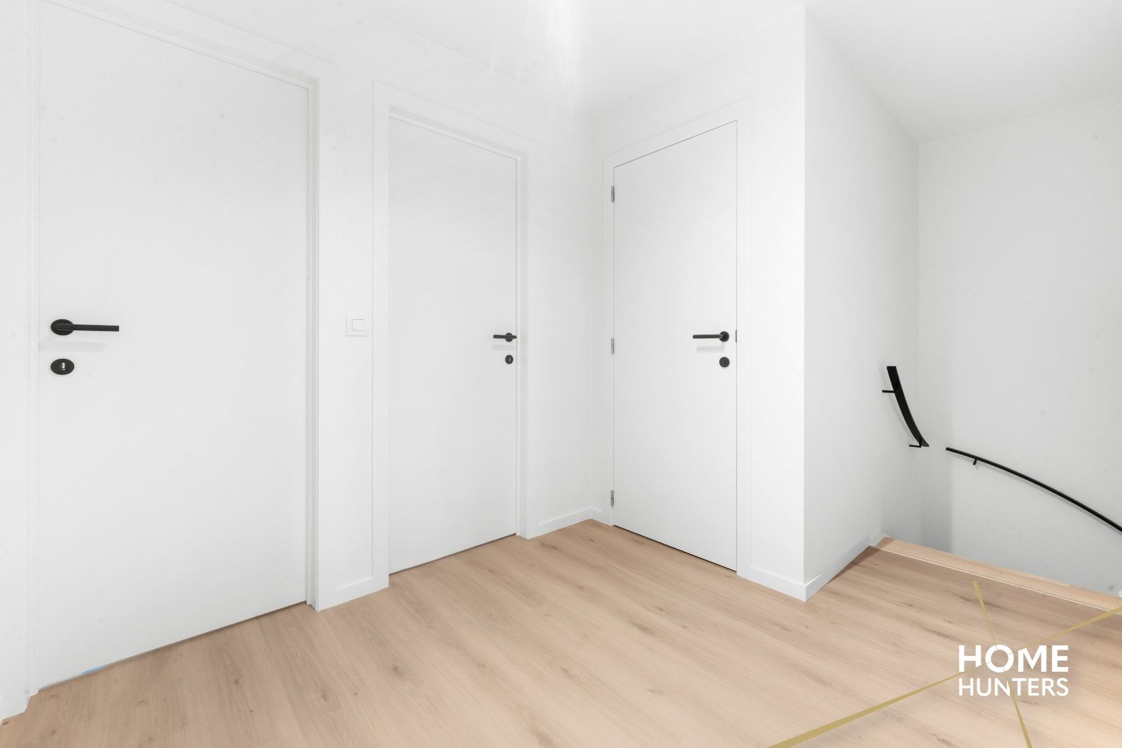 Luxueus afgewerkte halfopen nieuwbouwwoning met vergezichten foto 14