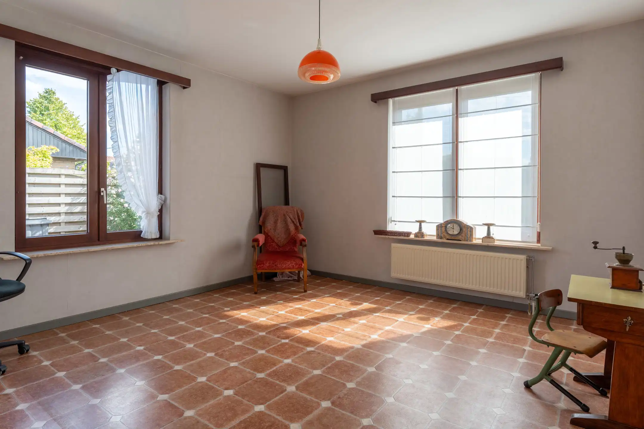 Te renoveren laagbouwwoning met 3 slpks, tuin en garage. foto 10