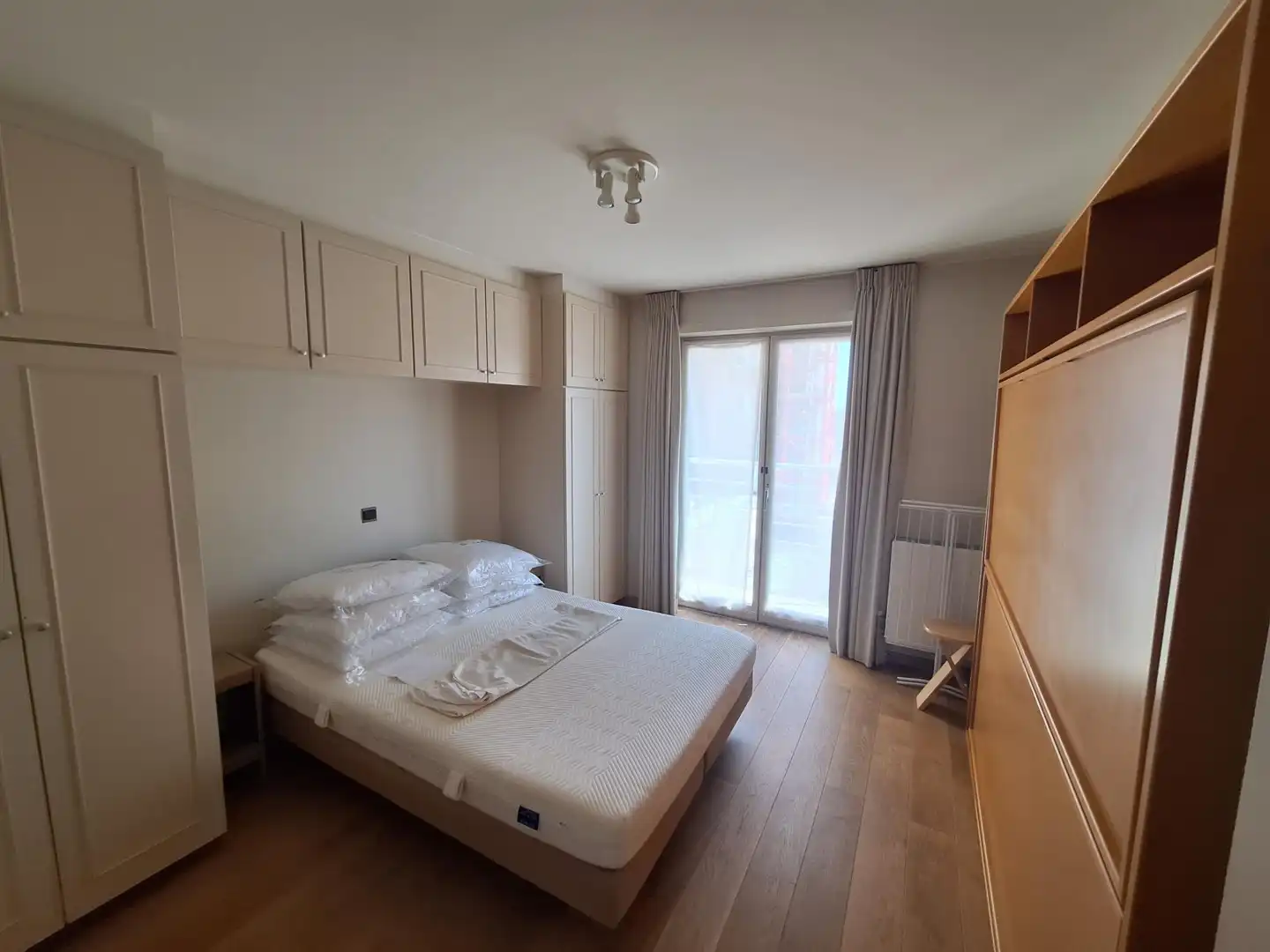 Licht gemeubelde appartement met één slaapkamer foto 14