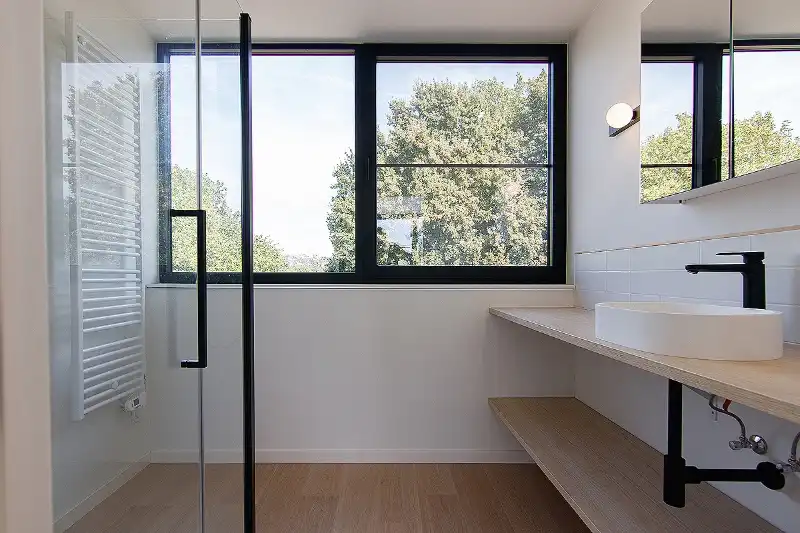 Zeer recent, doordacht en ingrijpend gerenoveerde gezinswoning gelegen op een zeer gewilde locatie! foto 26