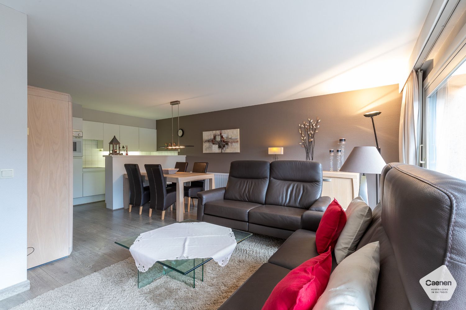 Uitzonderlijk breed appartement, middenin de winkelstraat te Nieuwpoort-Bad foto 5