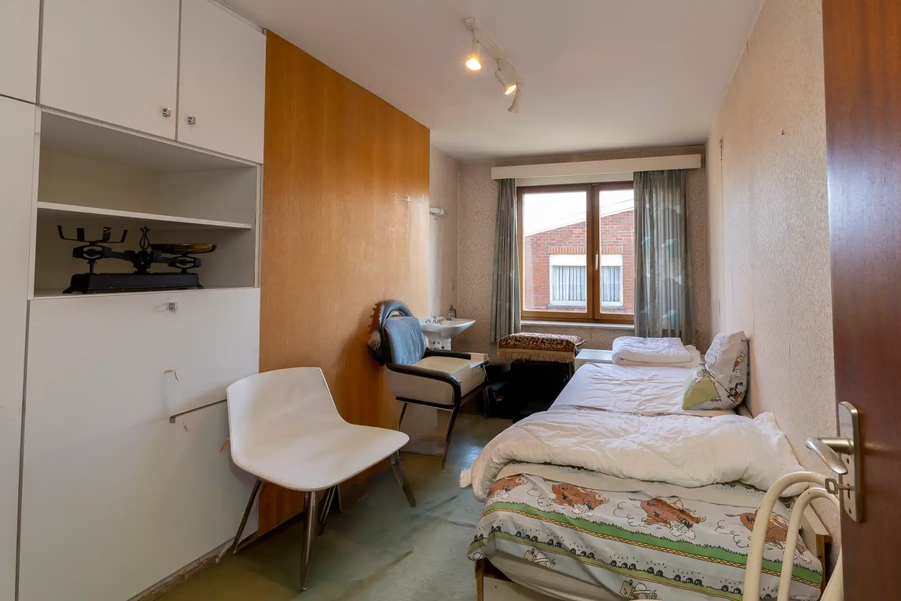 Ruime woning met 5 kamers op toplocatie! foto 9