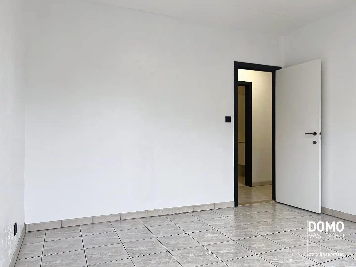 RUIM APPARTEMENT MET 3 SLAAPKAMERS EN TERRAS TE HASSELT foto 11