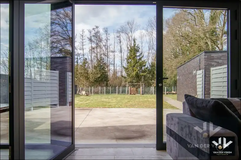 LUXUEUS AFGEWERKT GVL APP MET RIANTE TUIN EN TERRAS foto 6