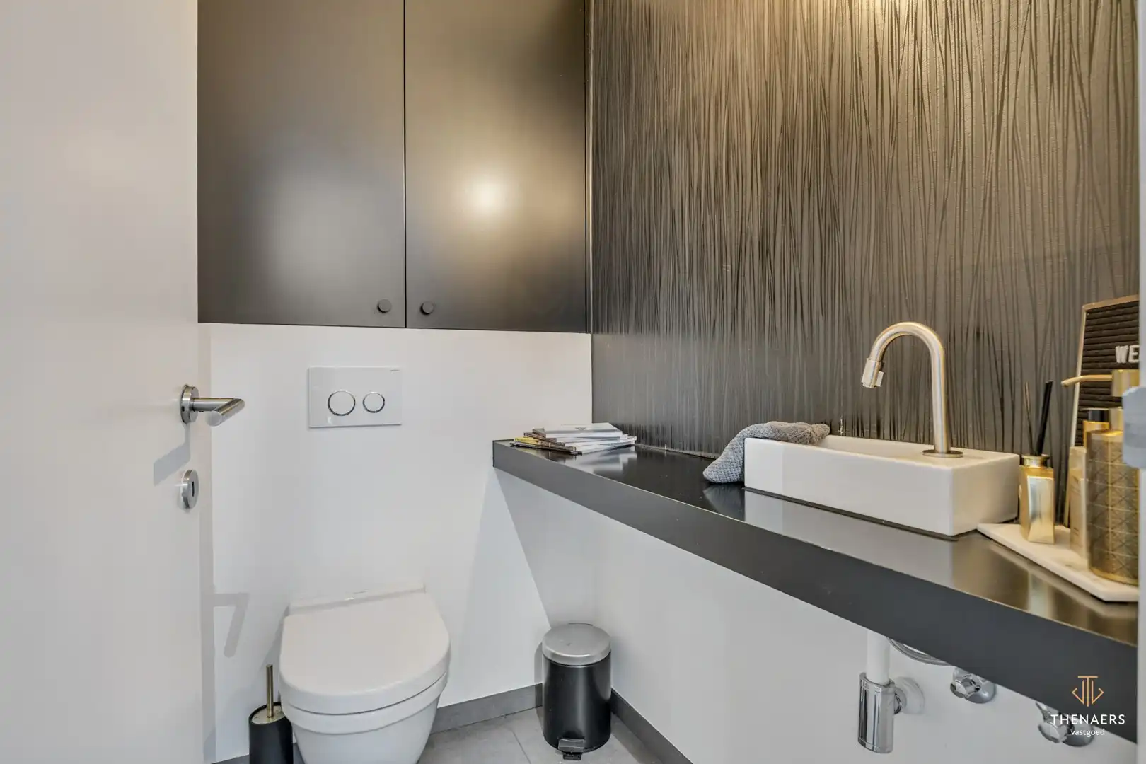 Karaktervolle hoevewoning met 279 m² woonoppervlakte en prachtige tuin op 18a45ca in Heks foto 20