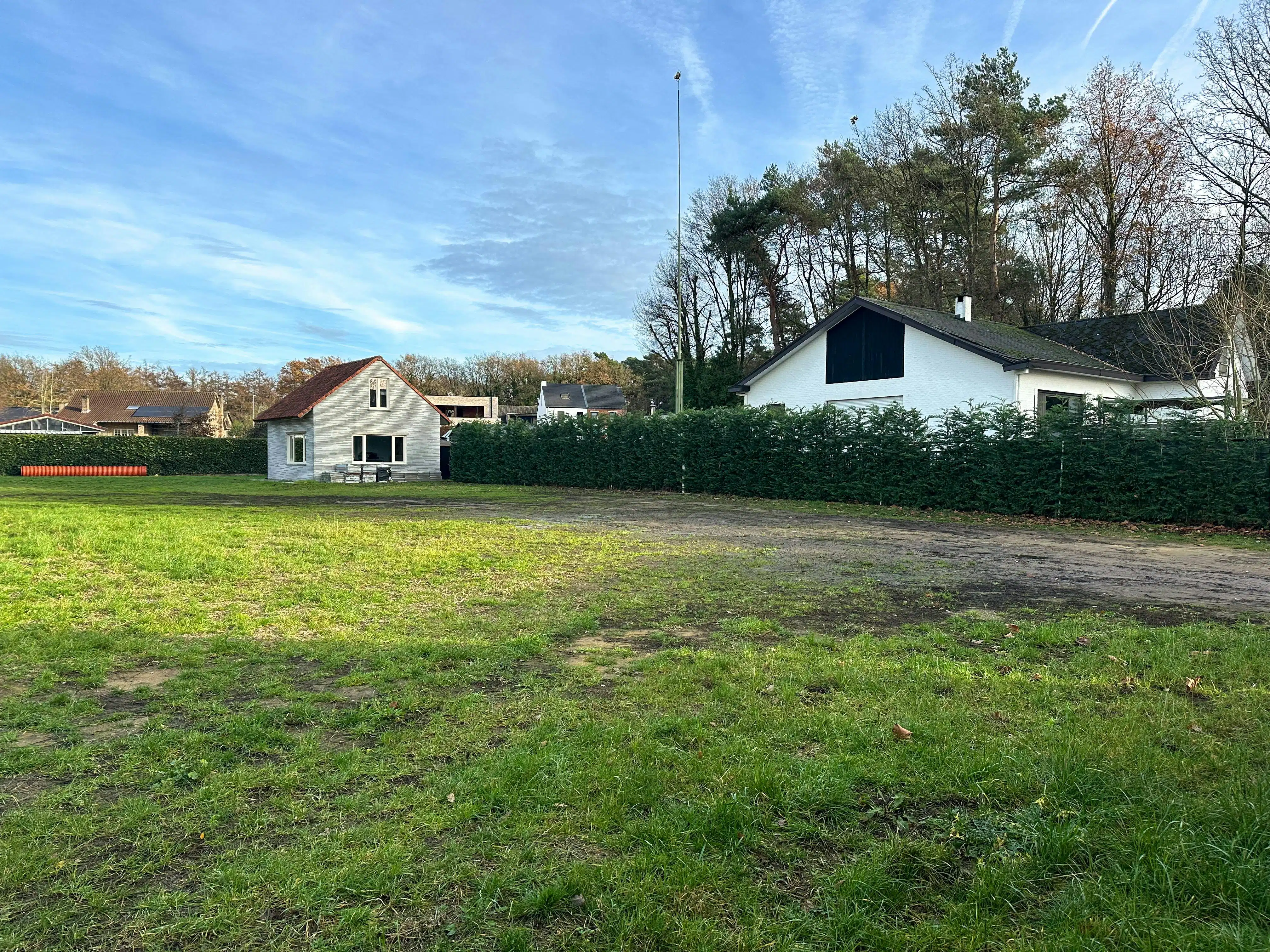 Residentieel bouwperceel voor een vrijstaande woning foto {{pictureIndex}}