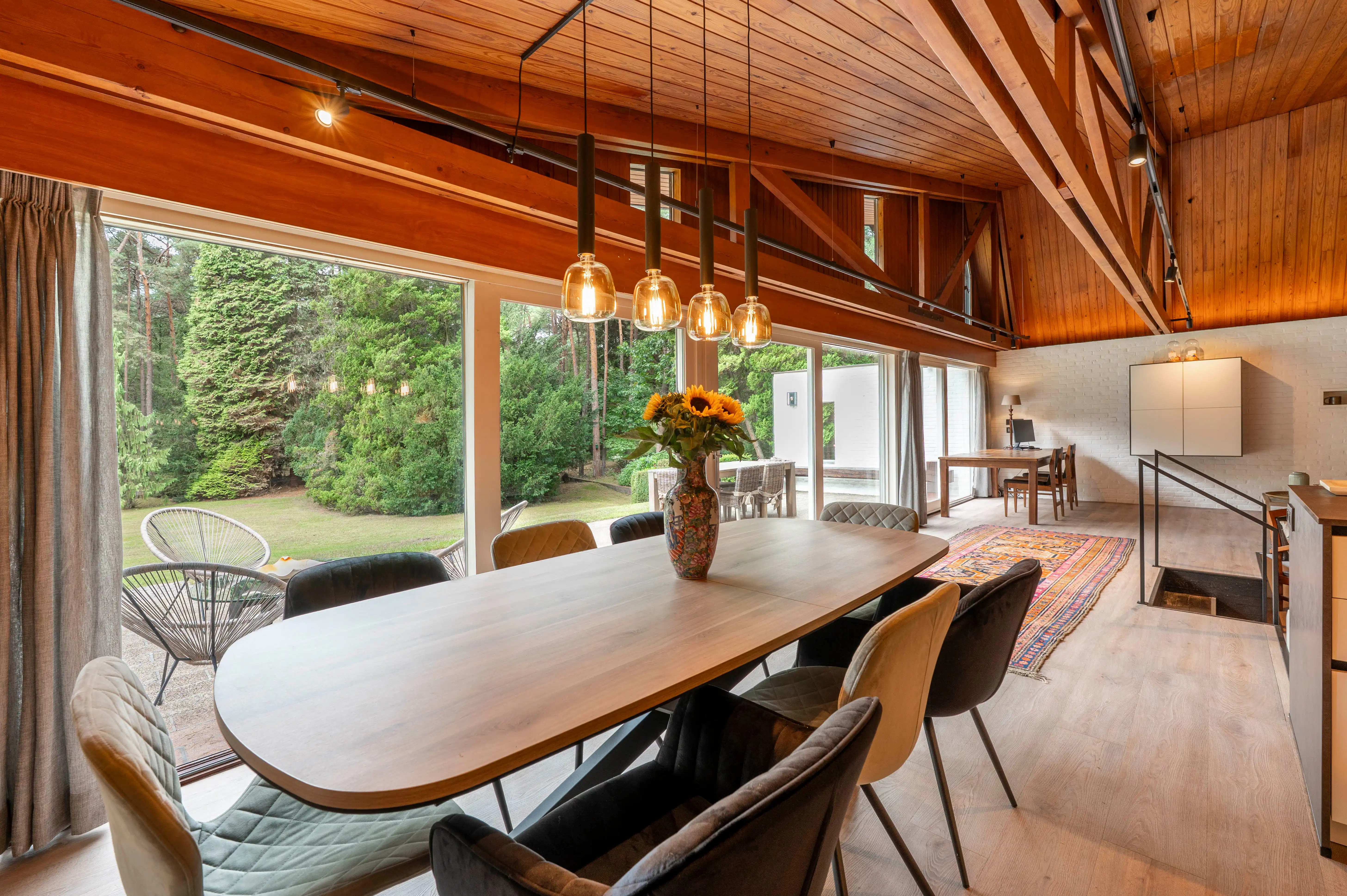 Architecturale sixtieswoning in volledige privacy en uniek natuurlandschap! foto 5