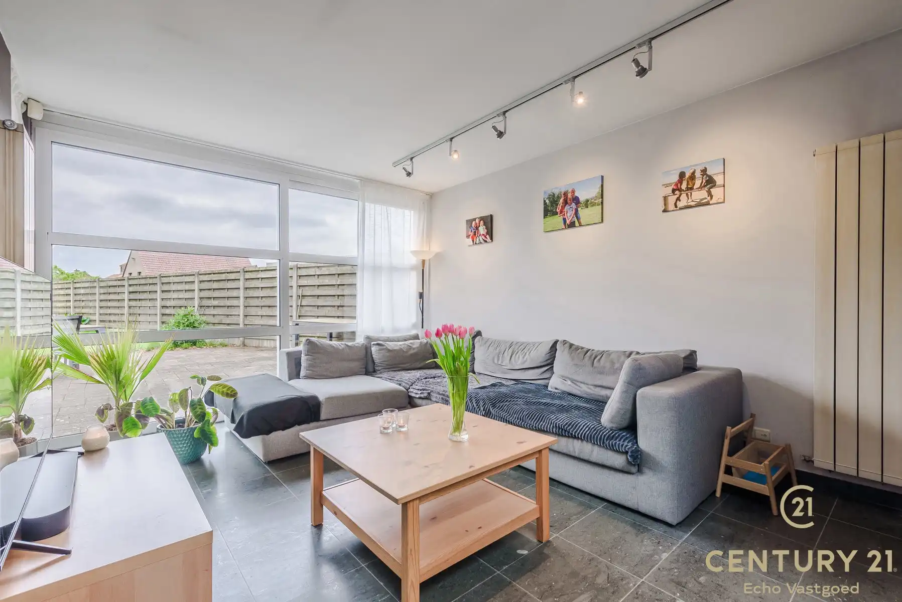 Verrassend ruime, onderhouden woning met zwembad en bijhuis. foto 10