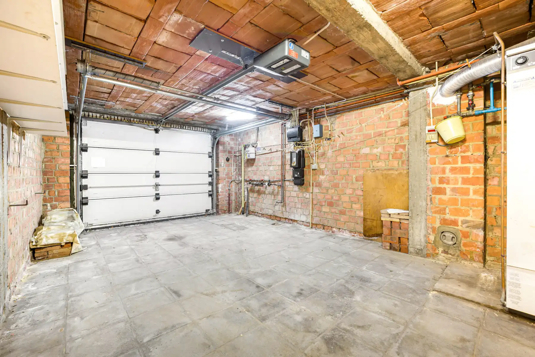 Goed gelegen woning met 4 slaapkamers en garage foto 15
