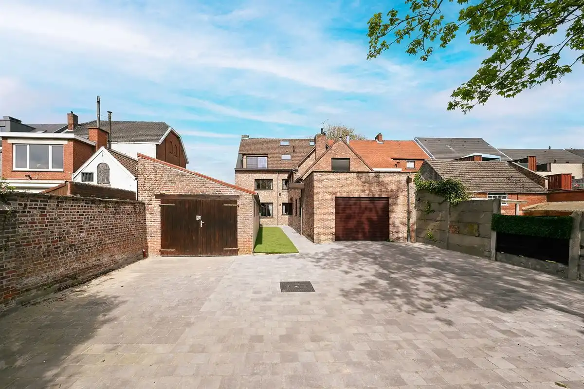 Uniek dakkappartement met zeer grote garage foto 19