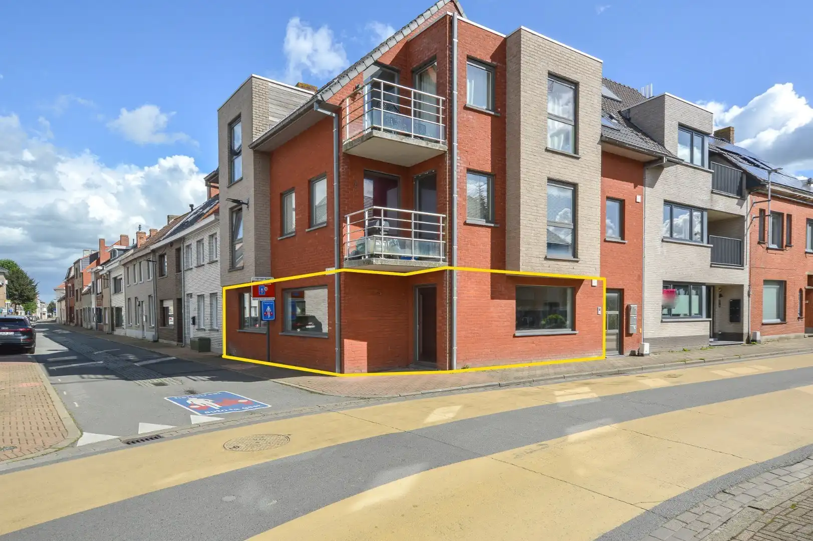 Gelijkvloers appartement met 1 slaapkamer in het hartje van Oudenburg foto {{pictureIndex}}