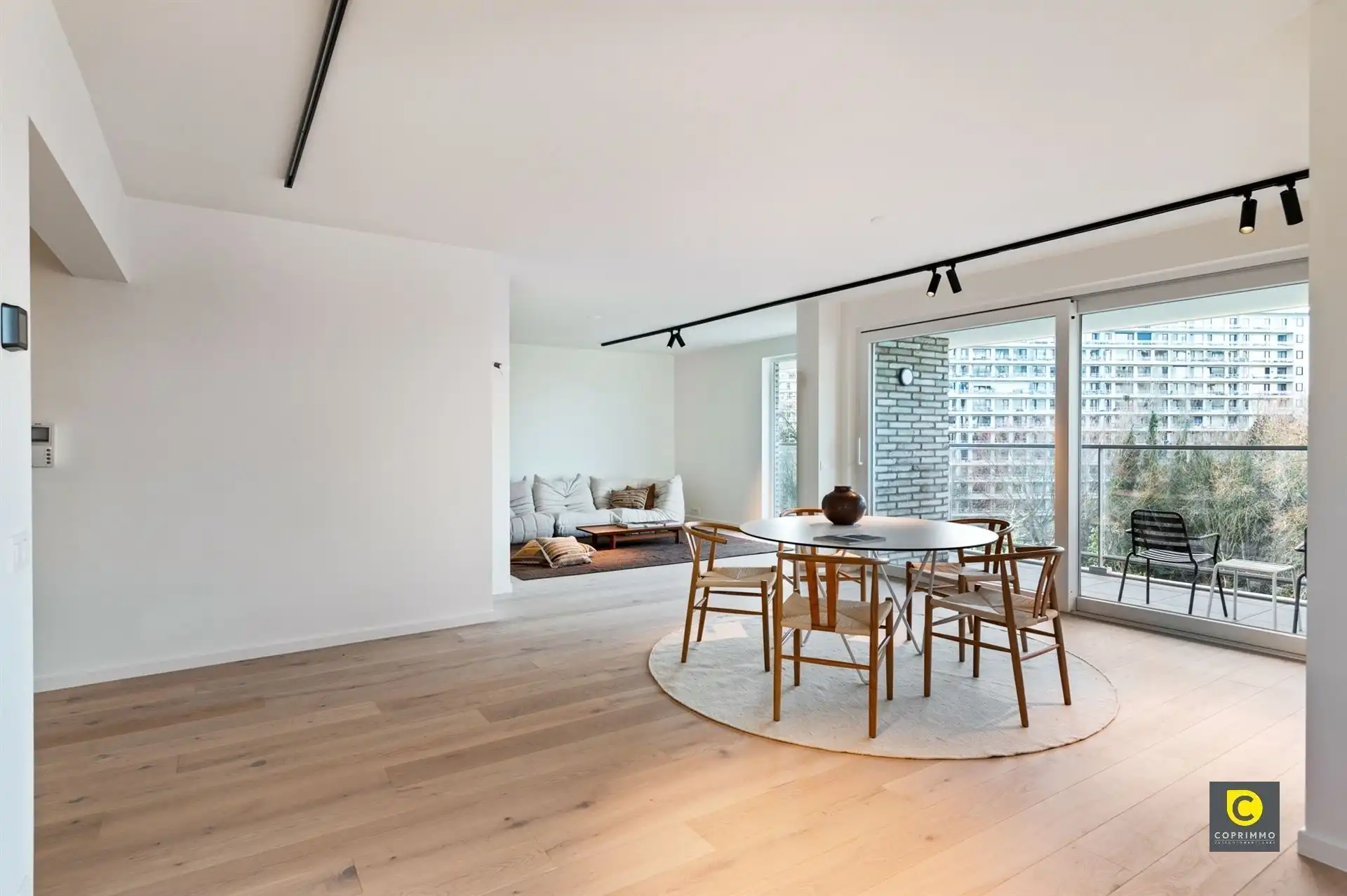 Luxueus gerenoveerd hoek-app foto 2