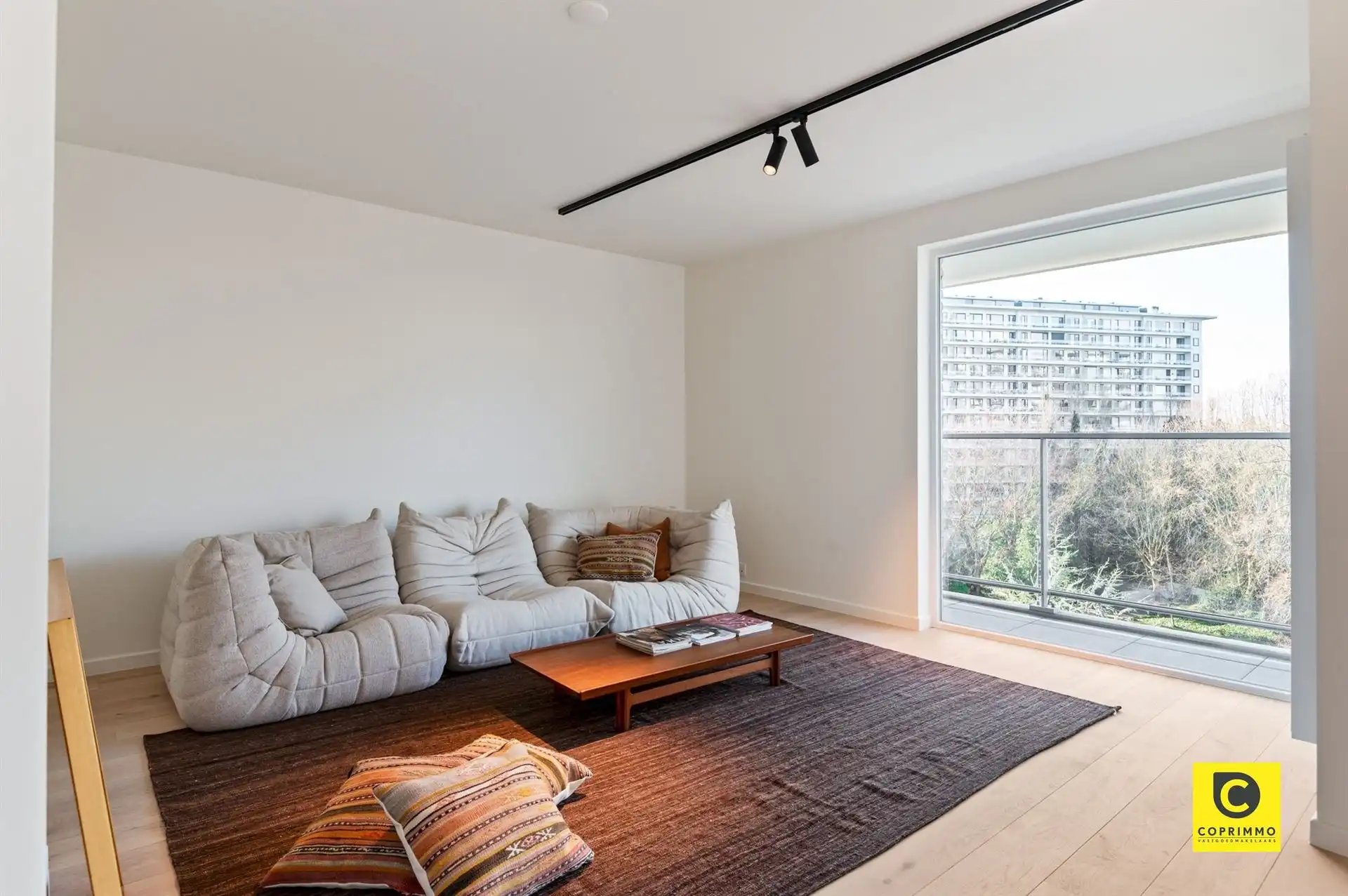 Prachtig gerenoveerd hoek-app foto 2