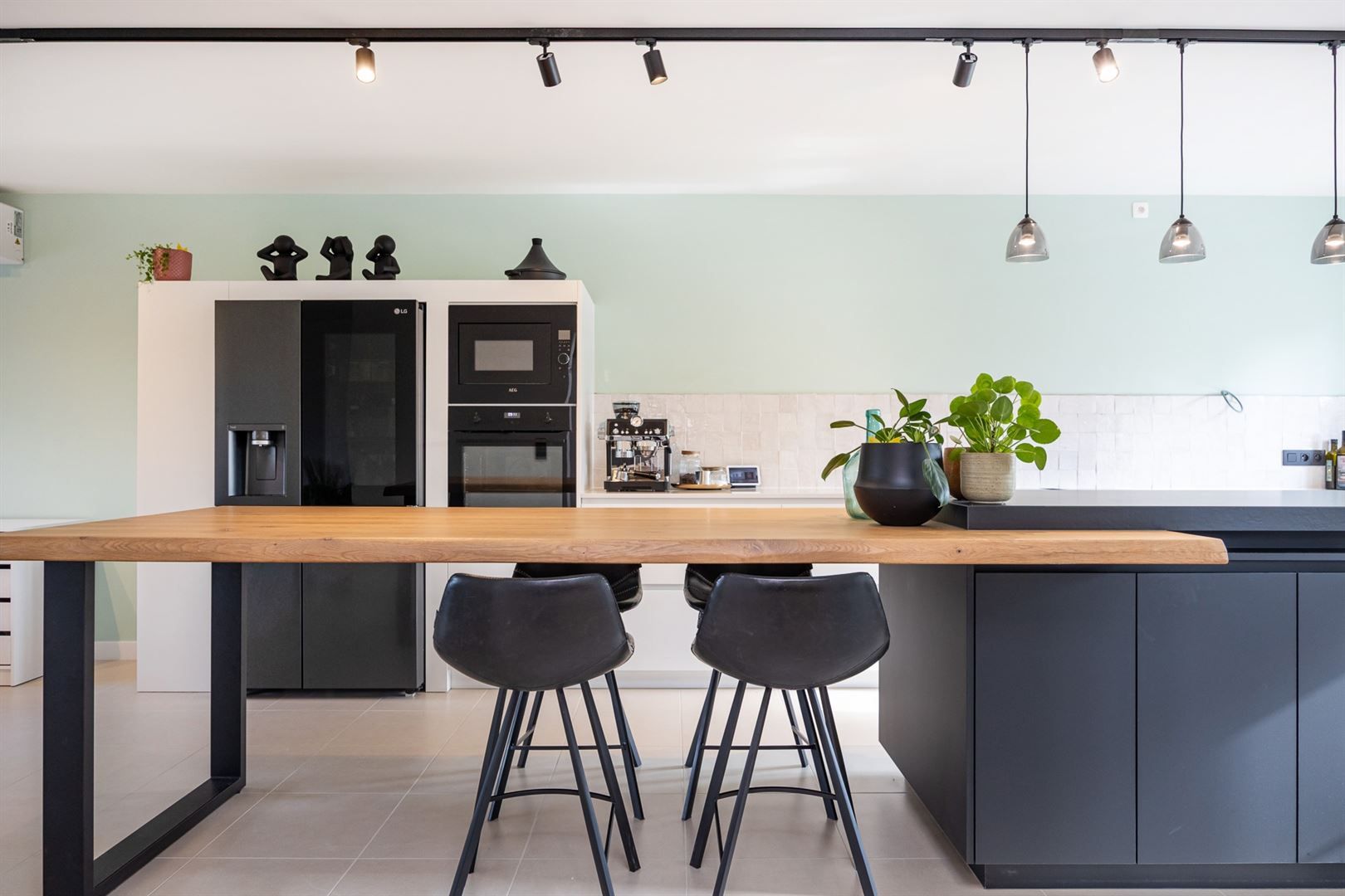 Instapklare woning met tuin en garage! foto 7