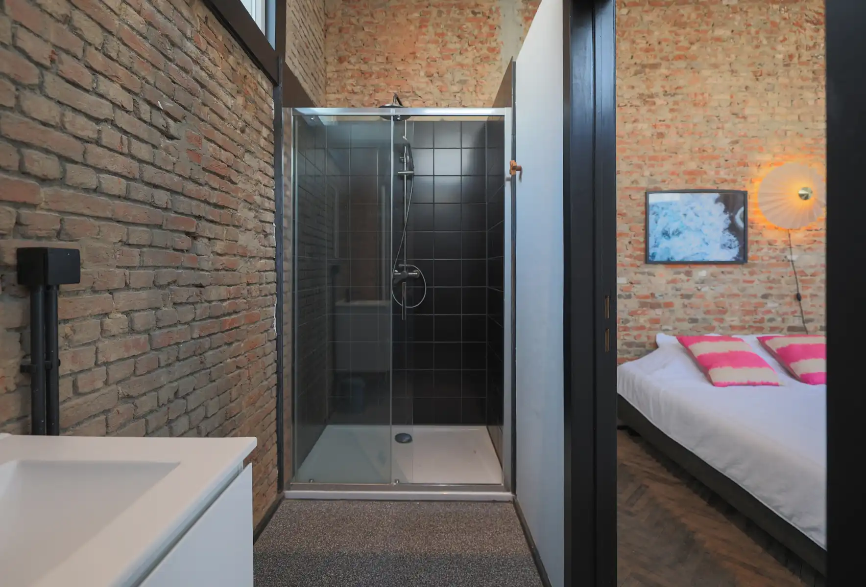 Ruim en lichtrijk triplex-atelier in de stad foto 14