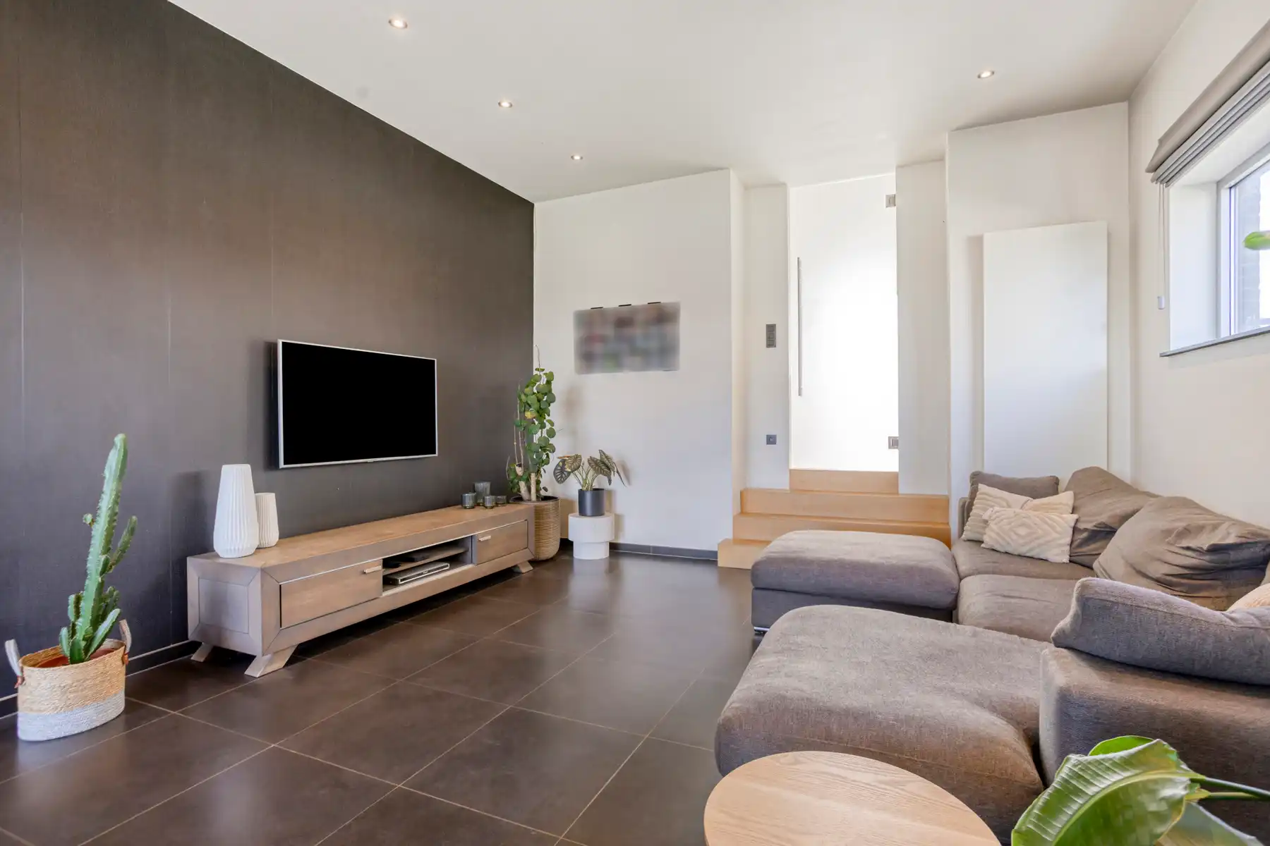 Recente 3-gevelwoning op topligging foto 6