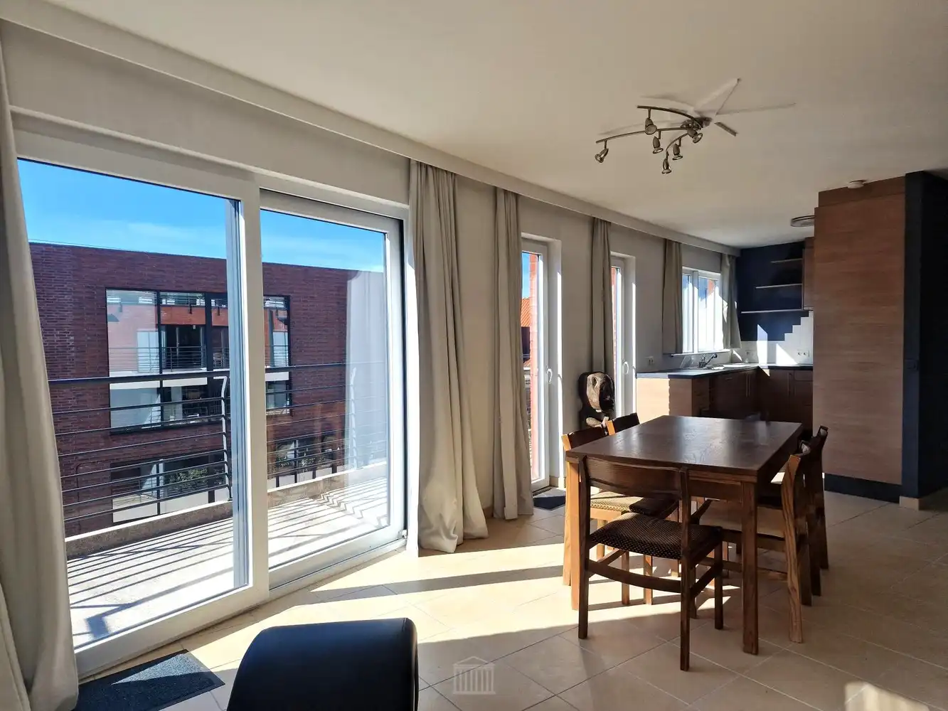 Ruim (126m²) en lichtrijk appartement met 3 slaapkamers, 2 terrassen in het stadscentrum! foto 11