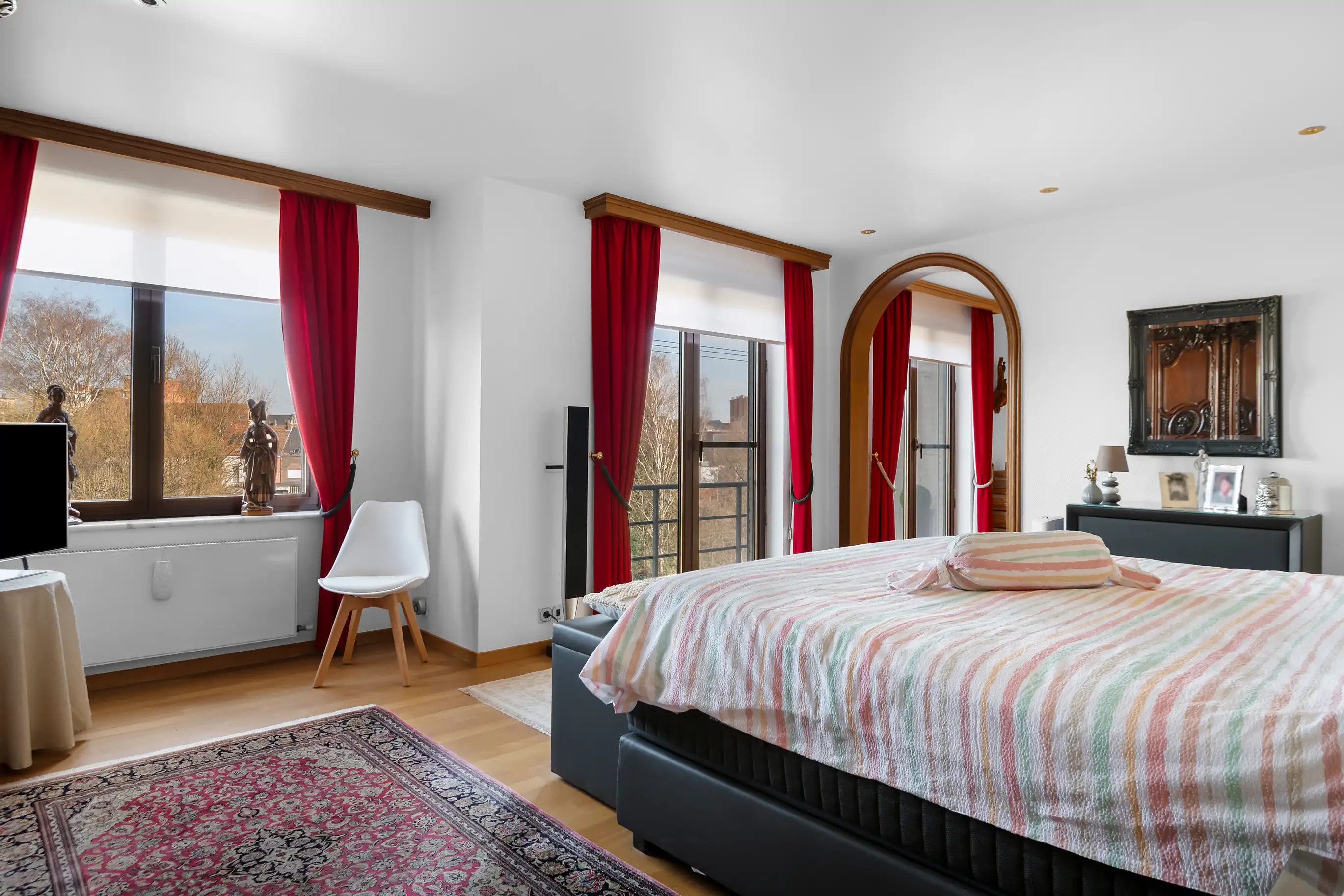 Exclusief appartement van 250 m² met panoramisch zicht op de vaart. foto 17