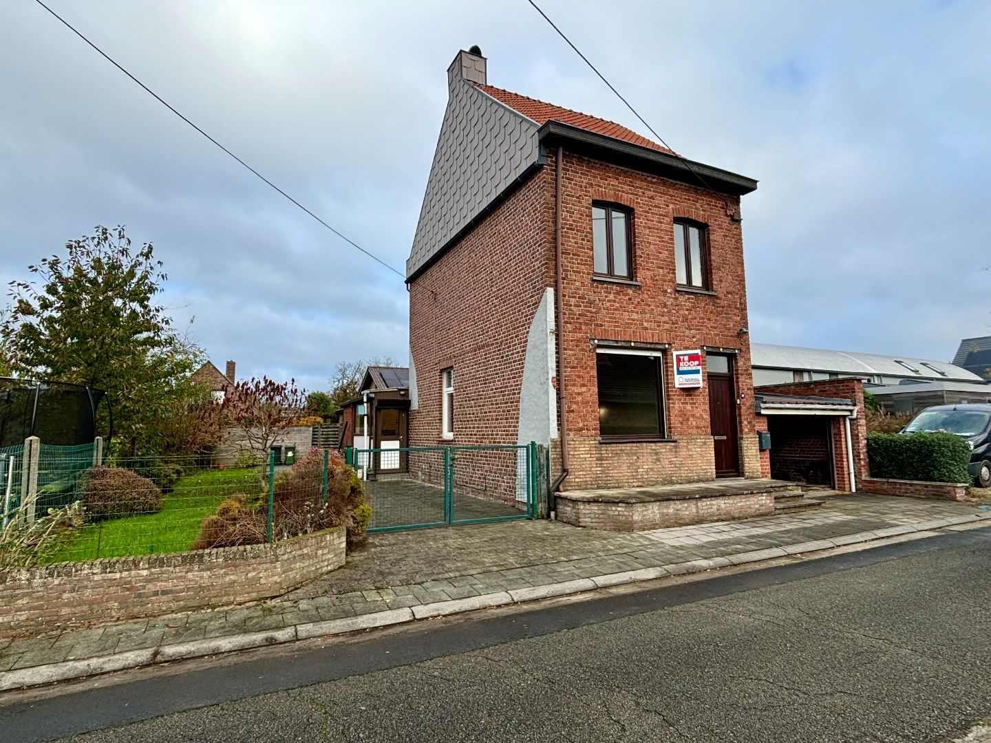 Centrum Ieper, te renoveren alleenstaande woning. Opp: 311m². foto 3