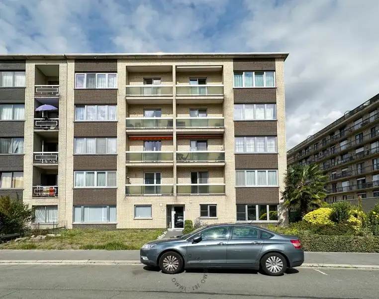 Lichtrijk appartement met twee slaapkamers, terras en optionele garagebox in Sint-Niklaas foto 2