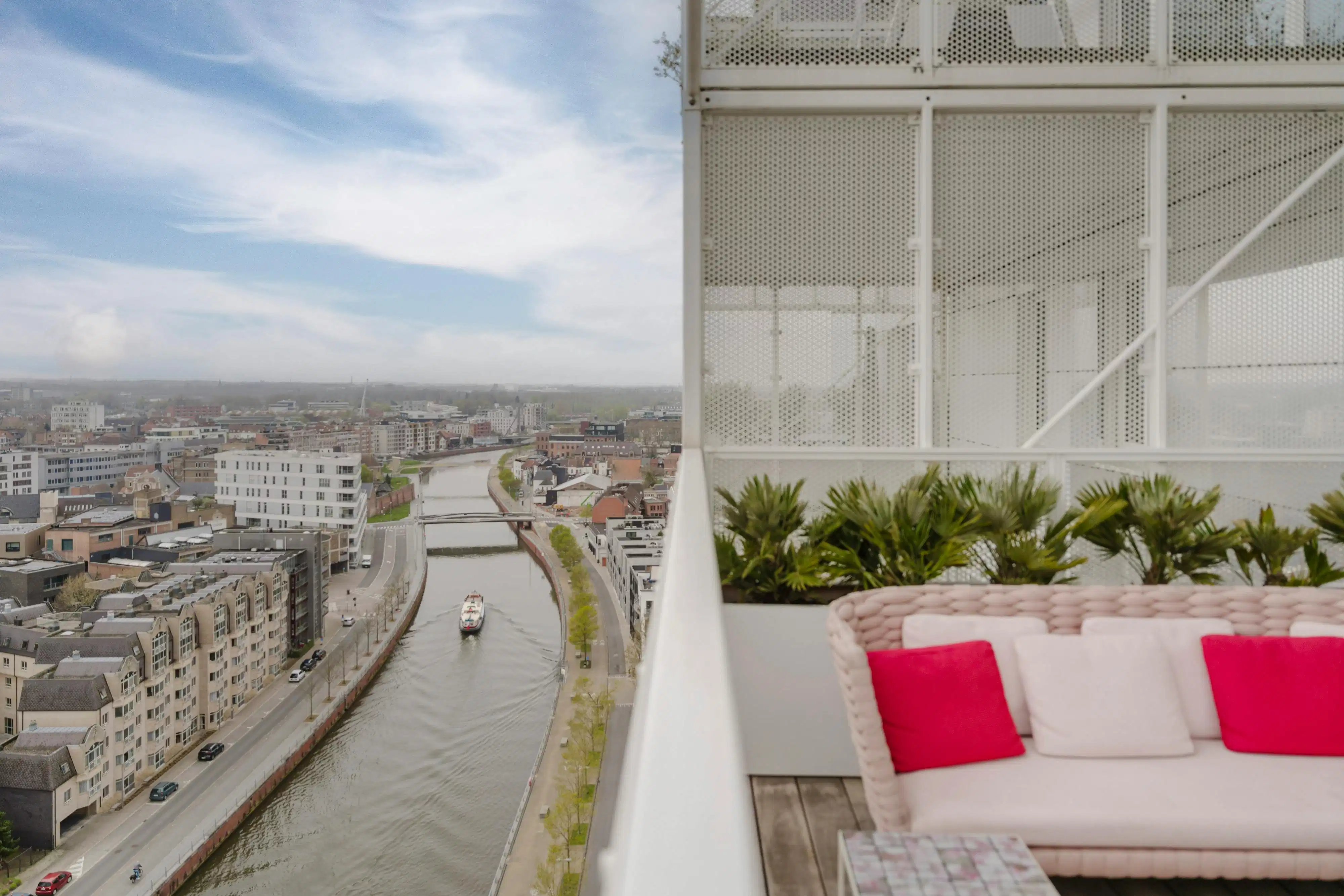 Exclusief appartement (307 m²) met adembenemend zicht! foto 24