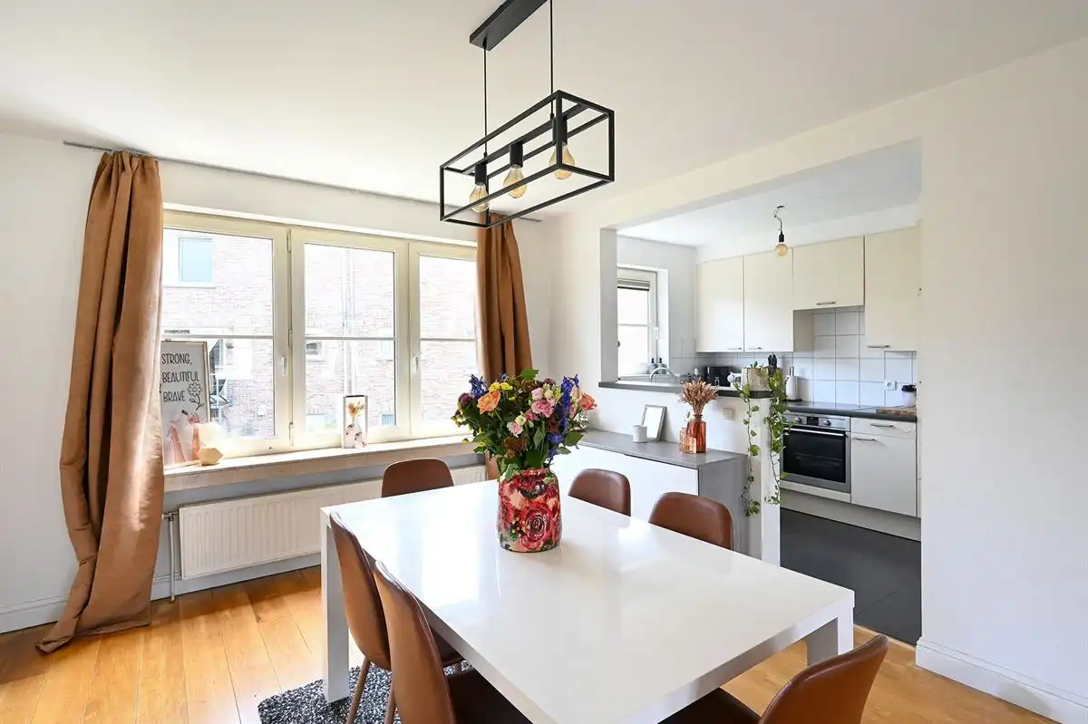 Rustig gelegen bel-etage woning foto 8