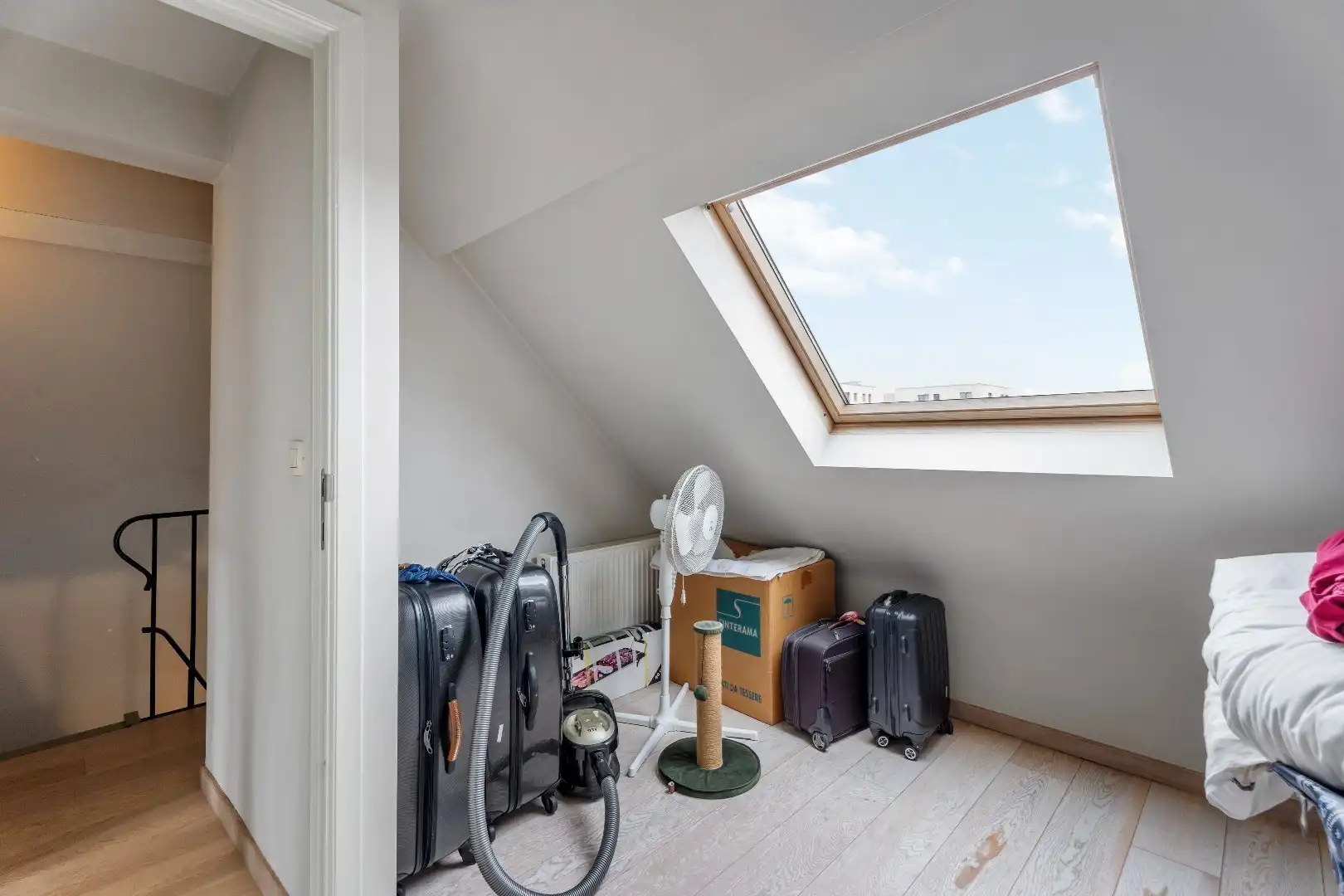 Uniek triplex met zonneterras van 75 m² in hartje Ieper foto 14