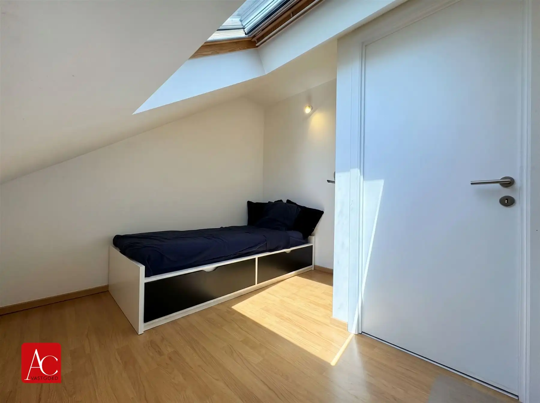 Instapklare woning met 5 slaapkamers en tuin foto 33