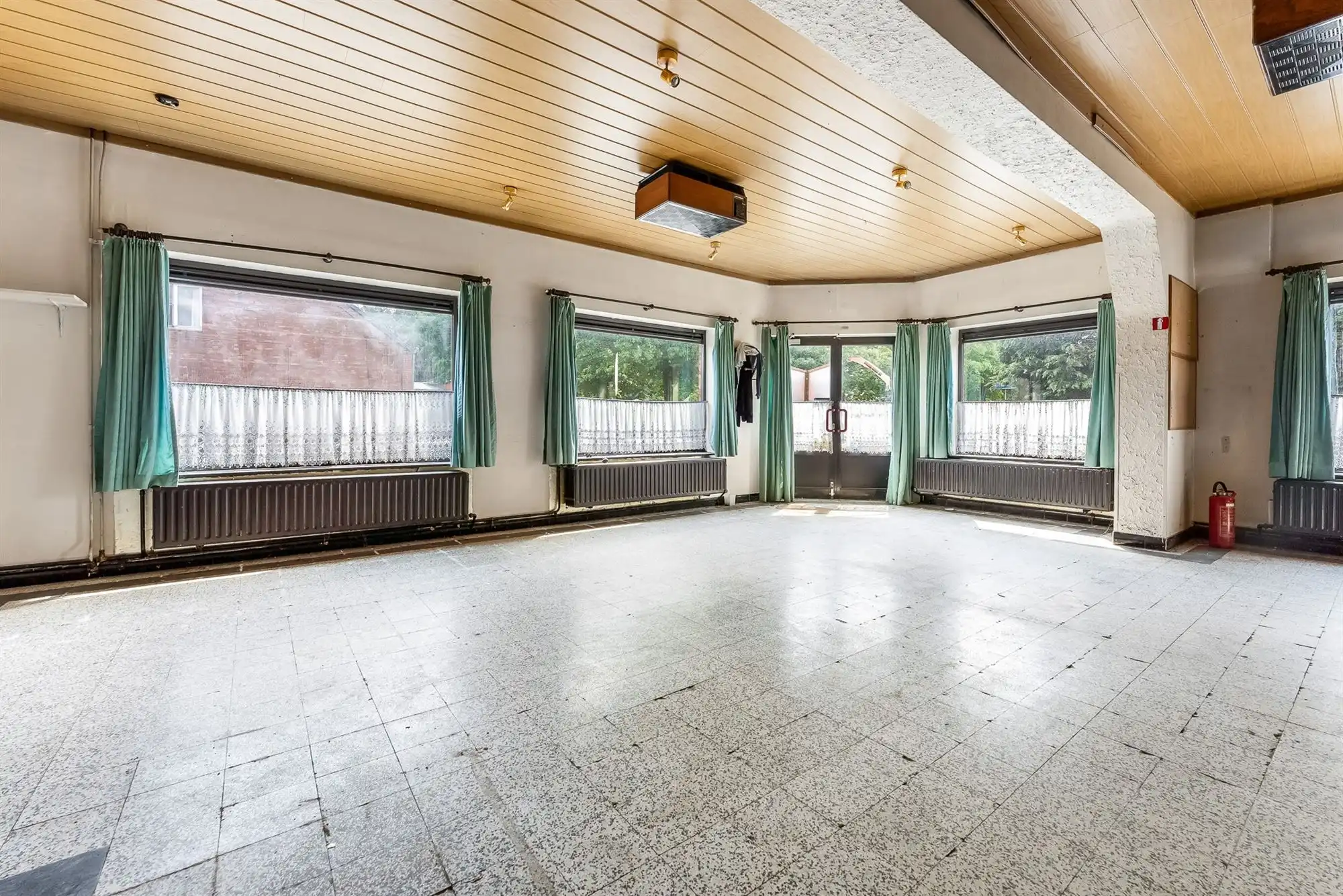 WONING MET POLYVALENTE RUIMTE (240M2!) VLAKBIJ NATUURDOMEIN foto 6