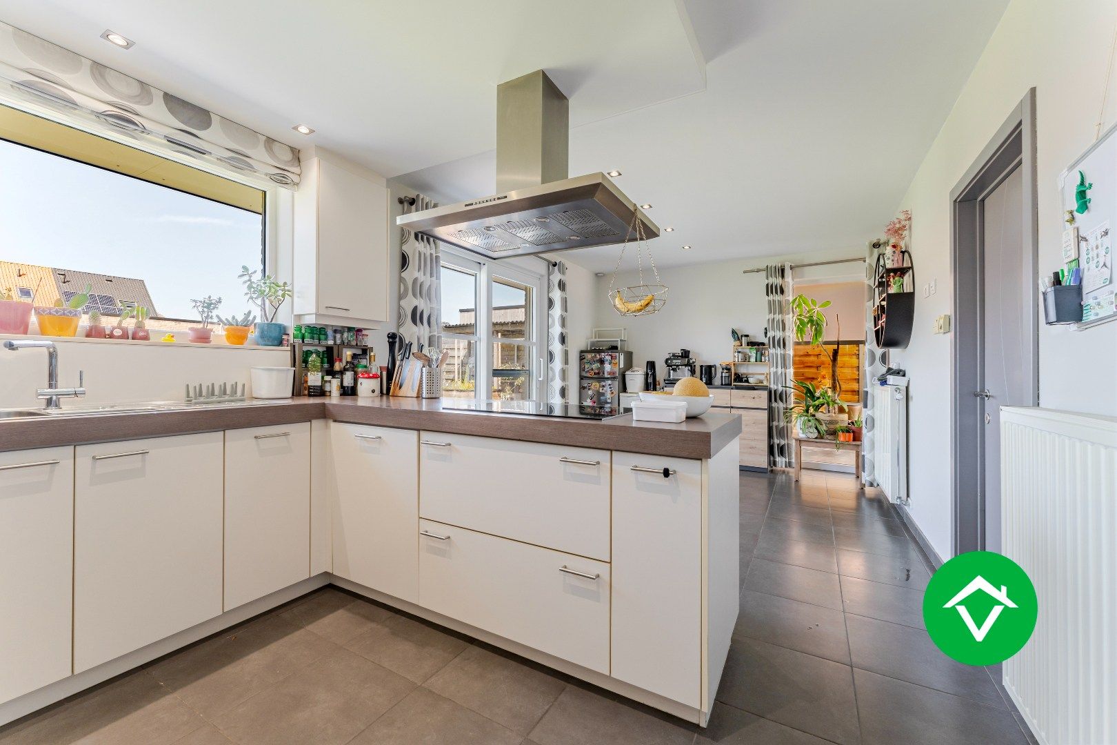 Hedendaagse gezinswoning met 5 slaapkamers en carport in Koekelare (De Mokker) foto 10