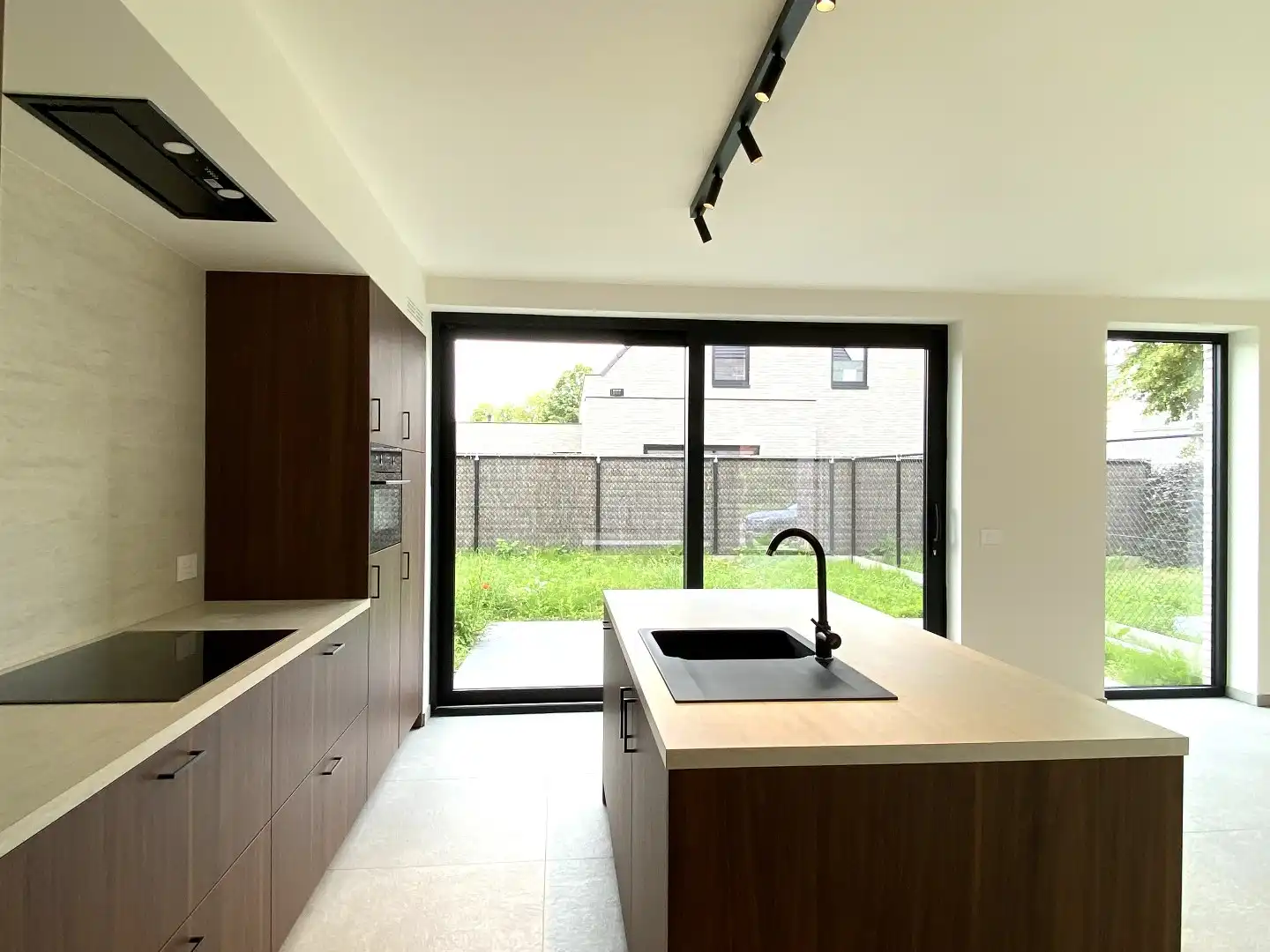 NIEUWBOUWPROJECT MET 2 INSTAPKLARE NIEUWBOUWWONINGEN MET 3 SLPKS | TUIN EN CARPORT foto 23