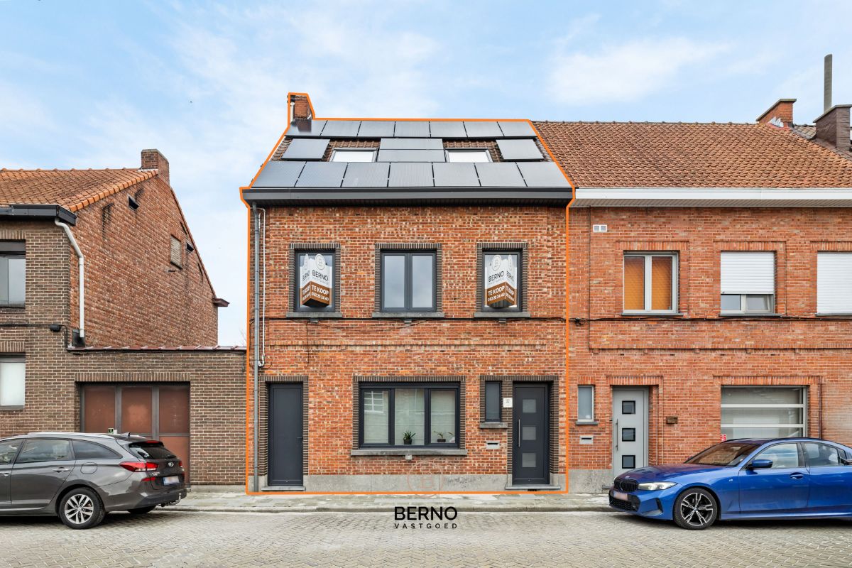 Hoofdfoto van de publicatie: Ruime, gerenoveerde woning met knappe tuin