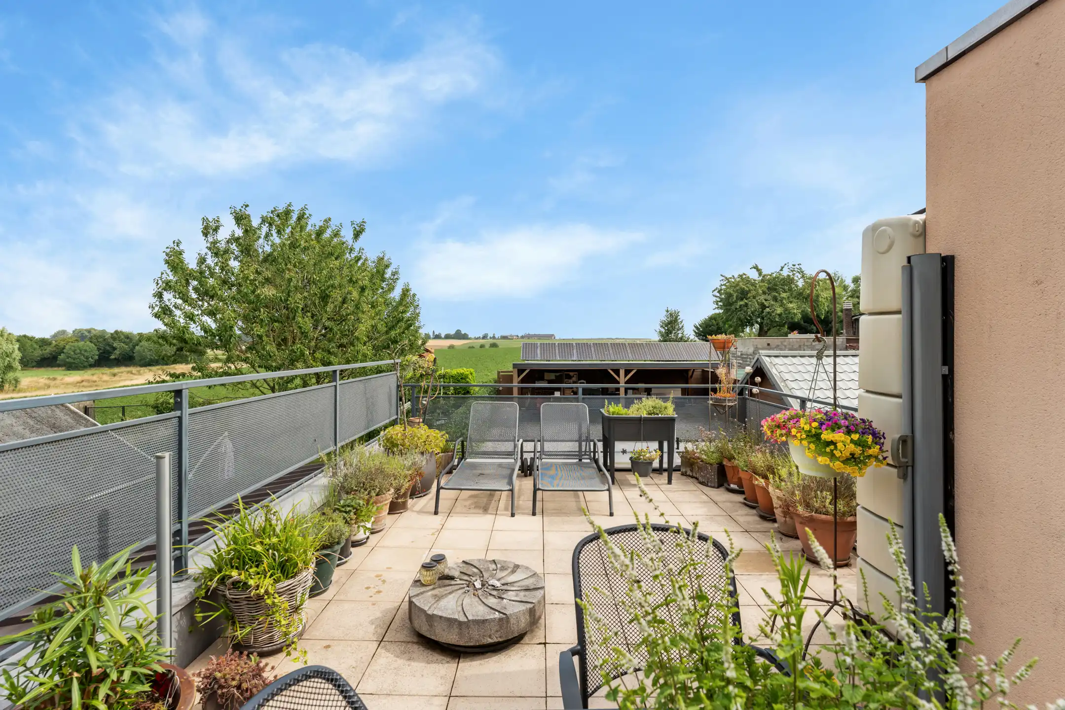 Veelzijdige woonst met eindeloos potentieel foto 2