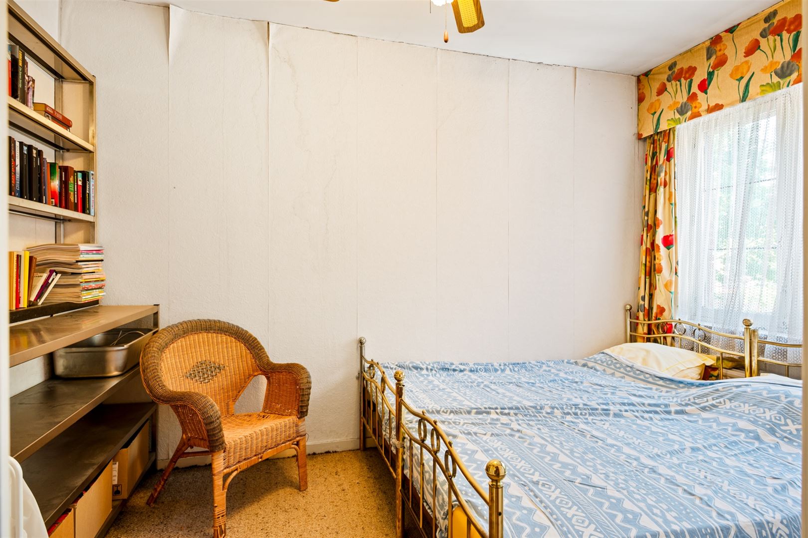 Ruime te renoveren woning in het gegeerde Ekeren-Donk. foto 17