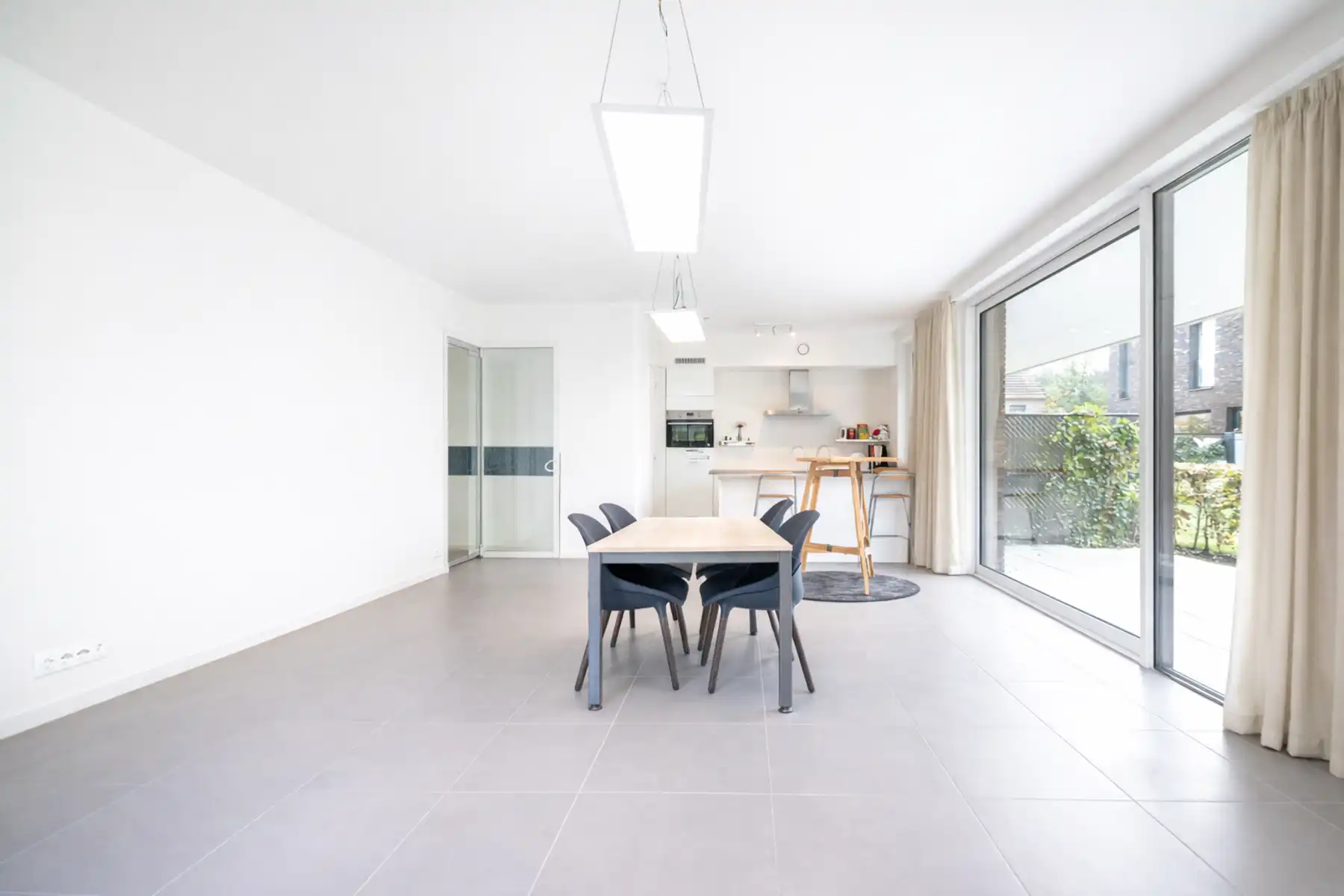 Lichtrijk gelijkvloers appartement met terras en tuinzicht foto 2