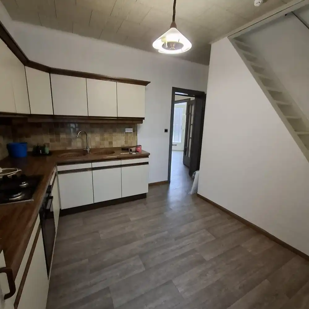 Lichtrijke hoekwoning in hartje Sint-Truiden foto 9