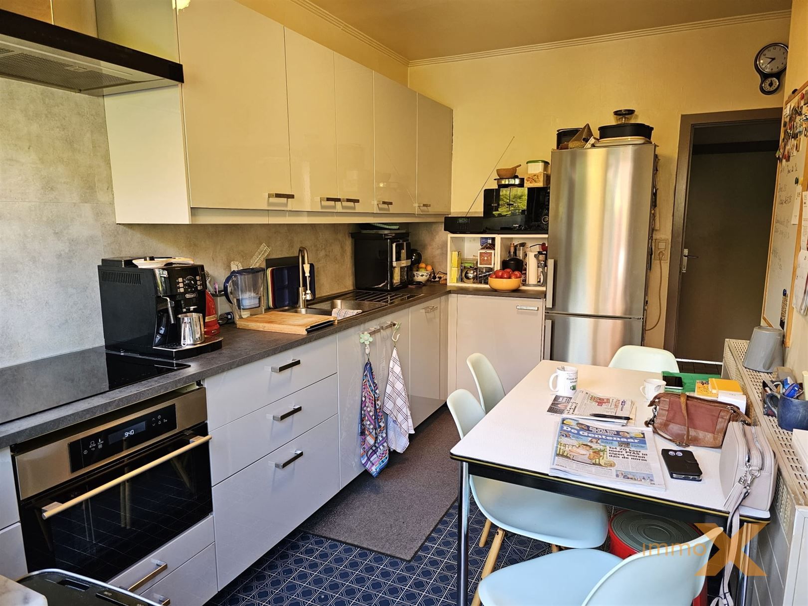 GEZELLIGE SEVENTIES WONING MET GARAGE EN TUINTJE foto 9
