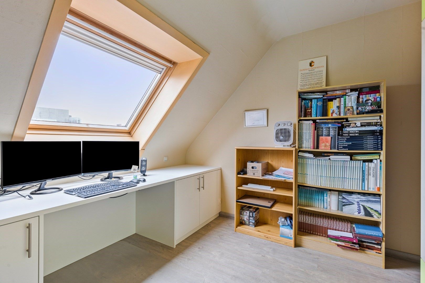 Mooi 2-slaapkamerappartement met garage in het centrum van Deerlijk! foto 17