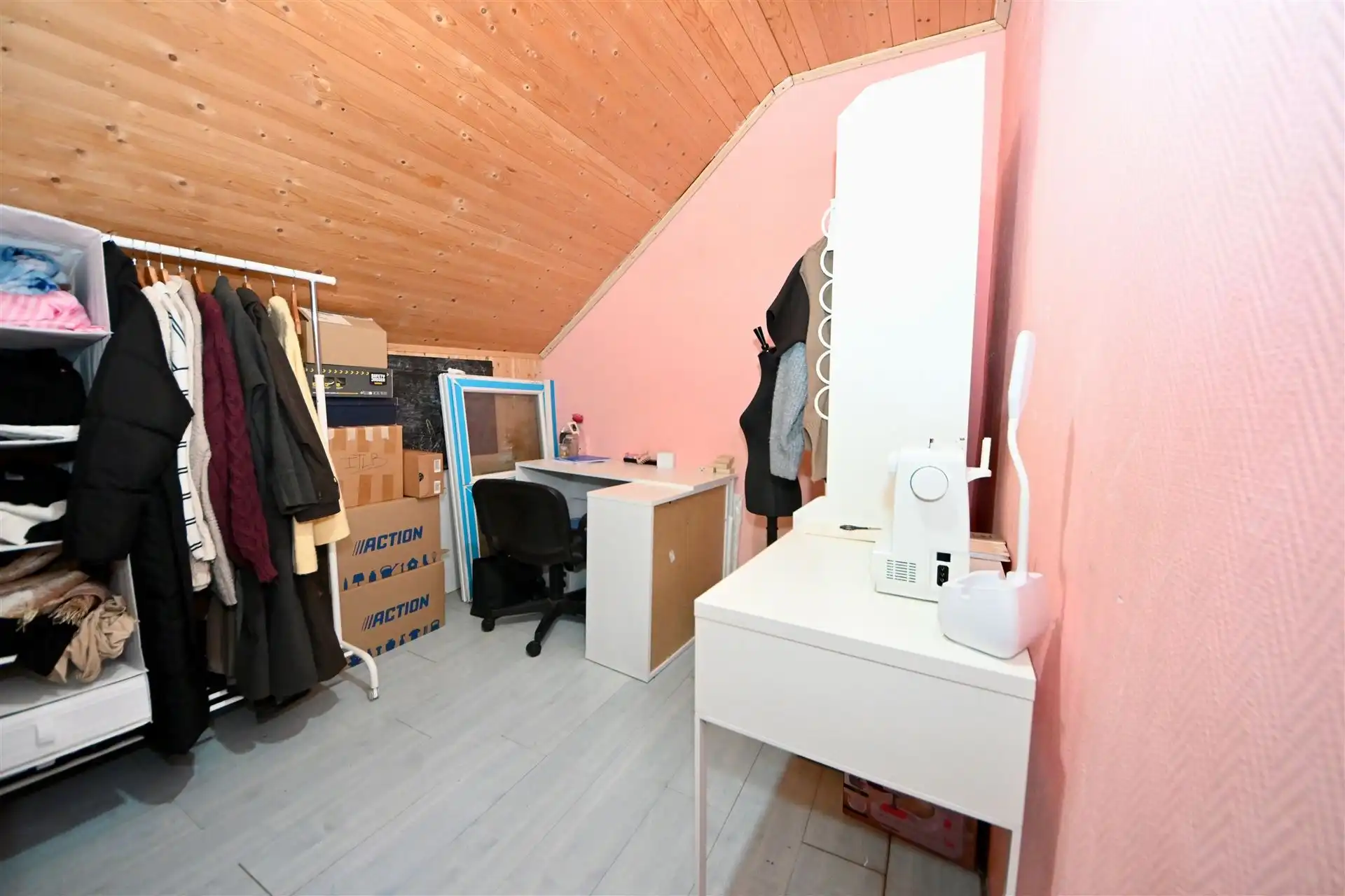 Op te frissen woning met 4 slaapkamers.  foto 12