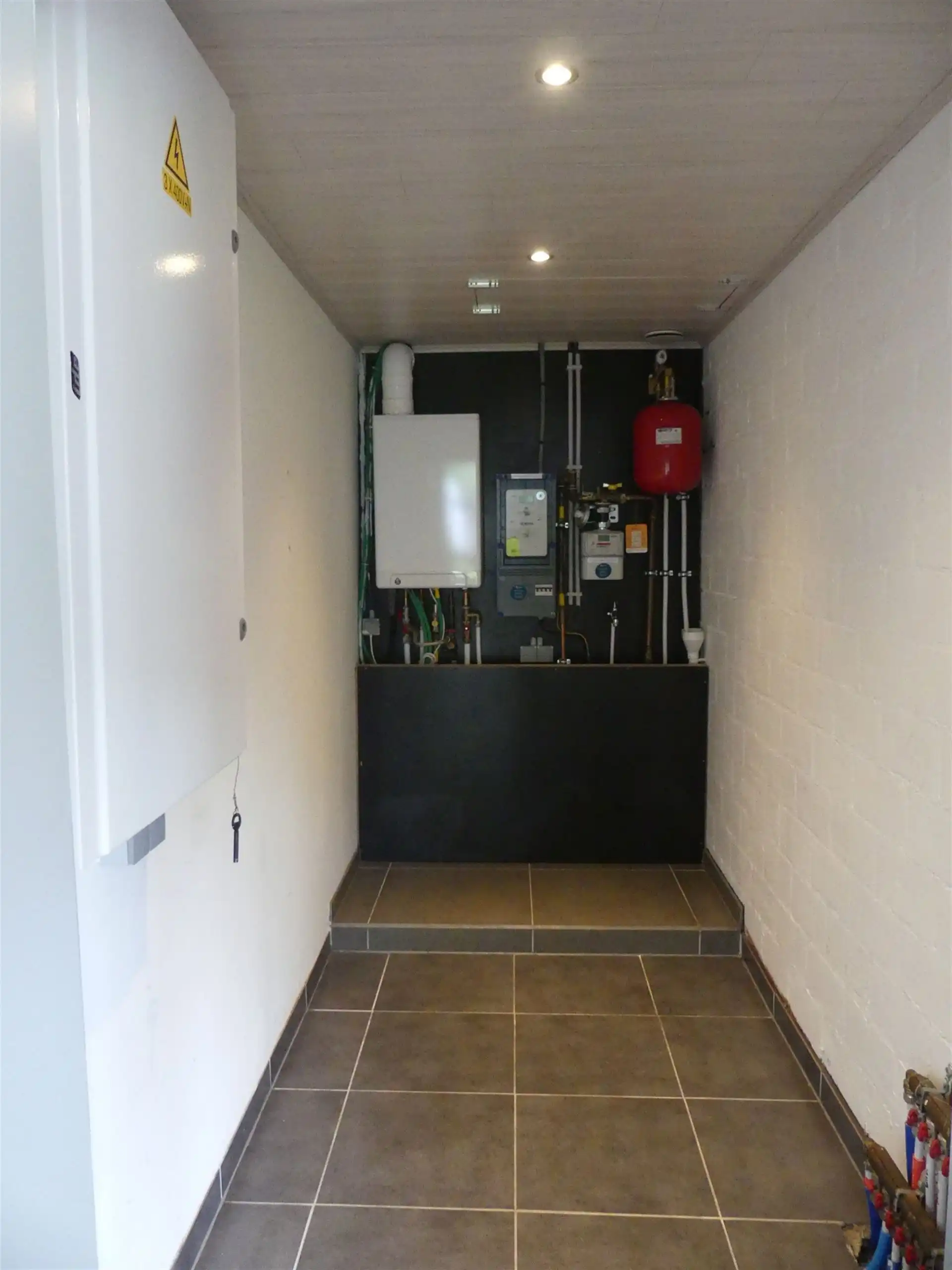 Instapklare gezinswoning met 3 slaapkamers en garage! foto 10
