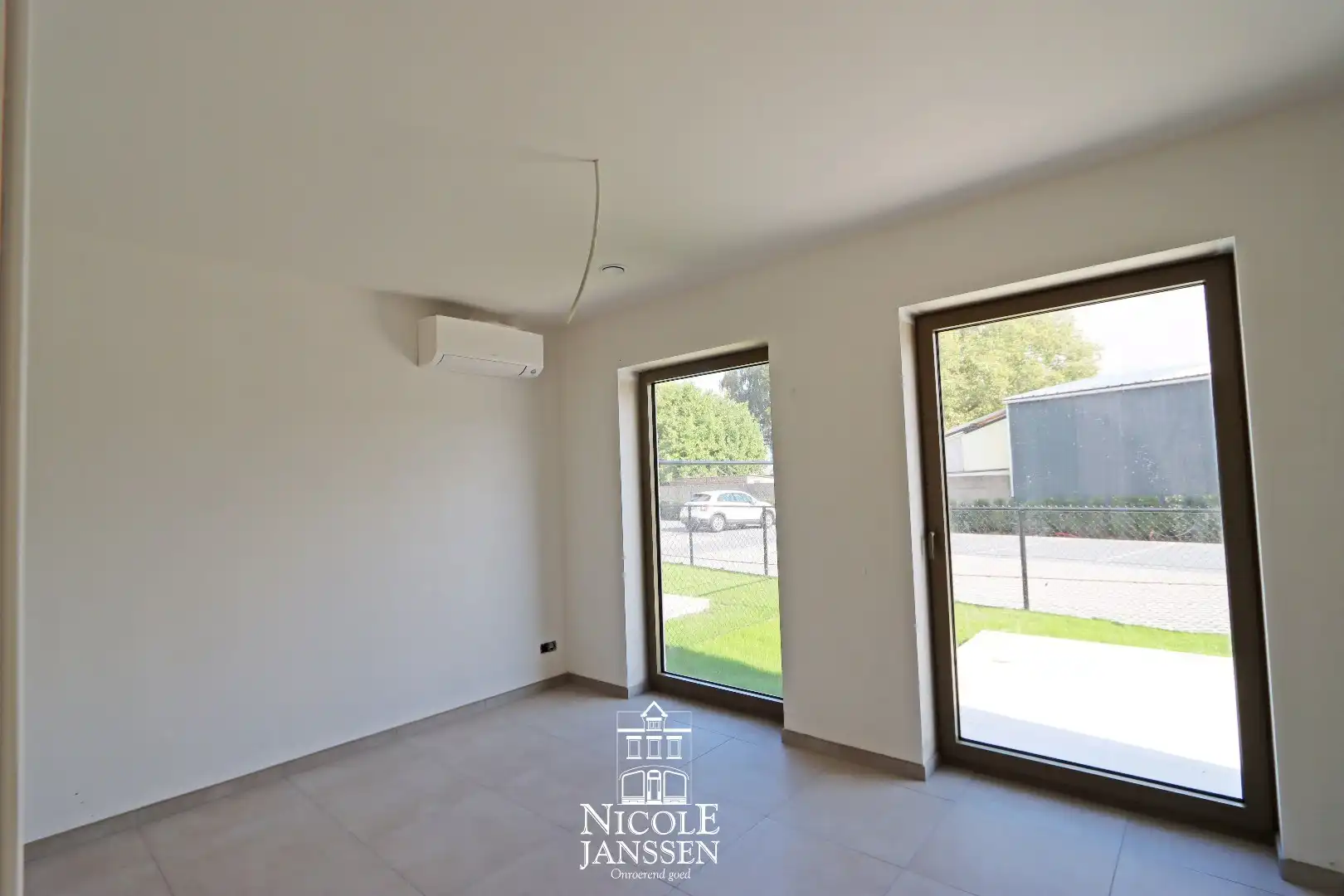 Gelijkvloers appartement met drie slaapkamers foto 11