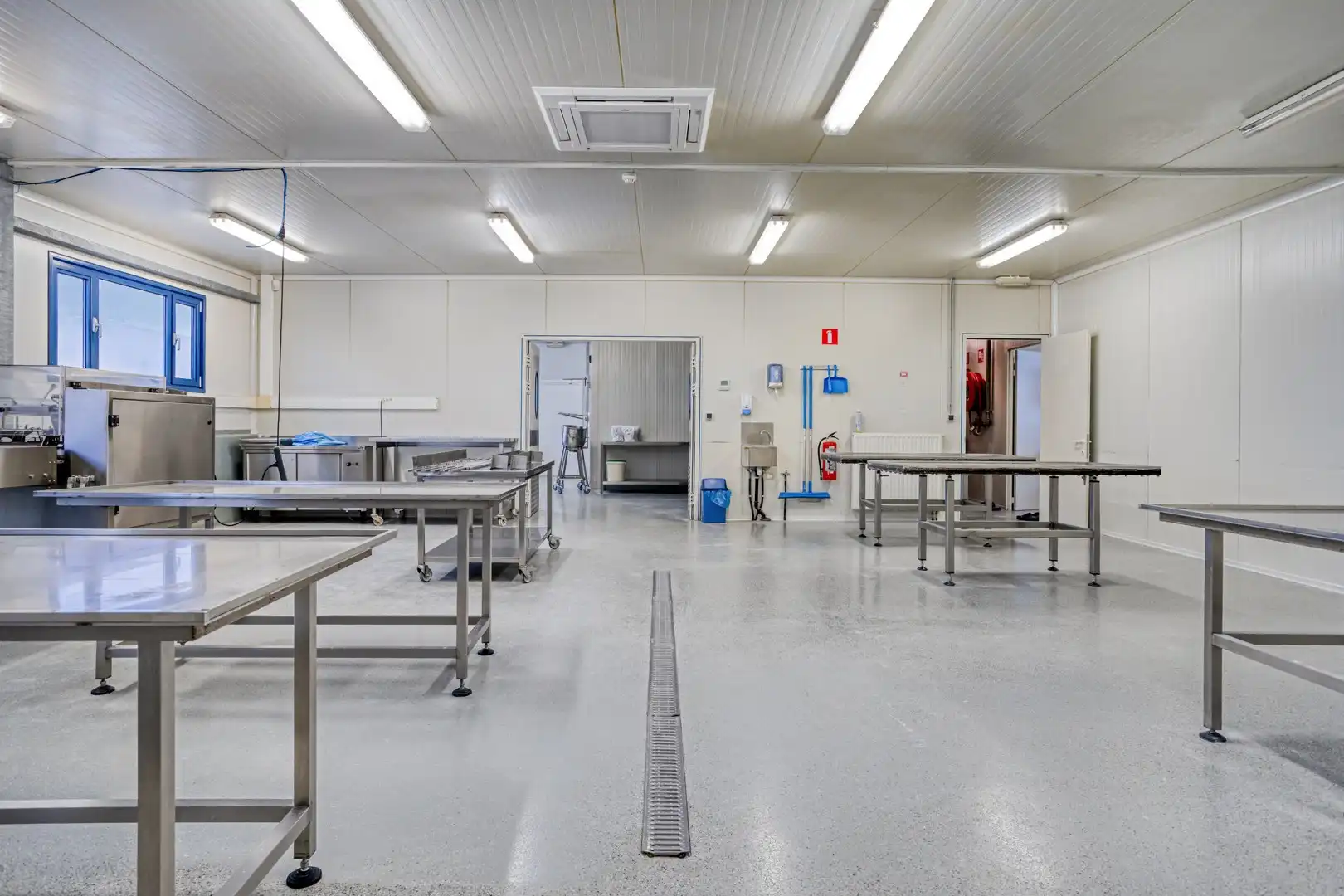 Instapklaar bedrijfsgebouw - ideaal voor voeding, bakkerij, confiserie en ruim loft-appartement te Blankenberge foto 10