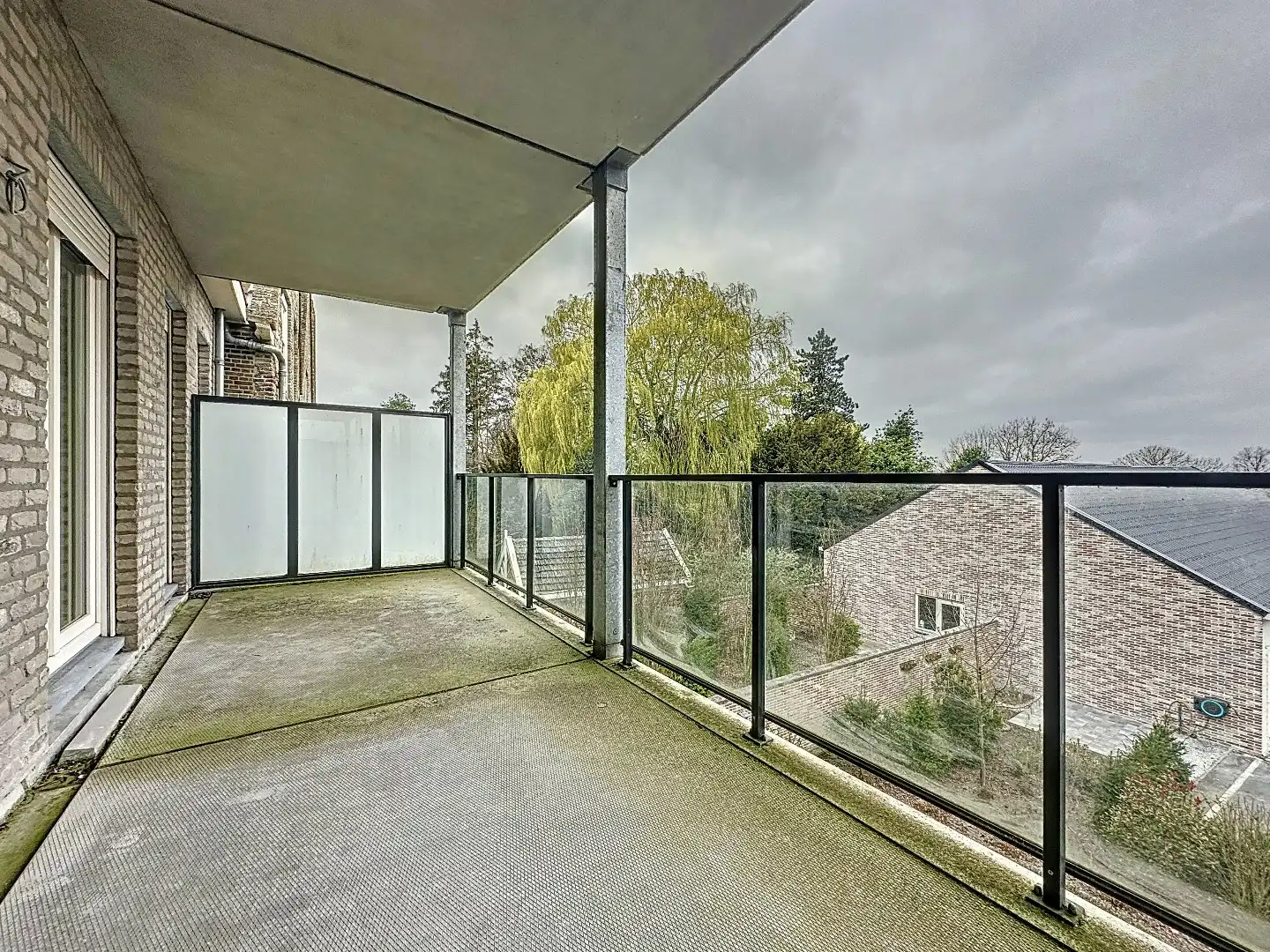 Instapklaar appartement met balkon en parkeerplaats in Aardenburg foto 29