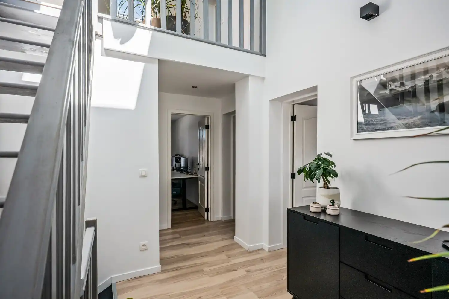 Instapklare woning met 4 slpkrs met gezellig terras en tuin foto 11